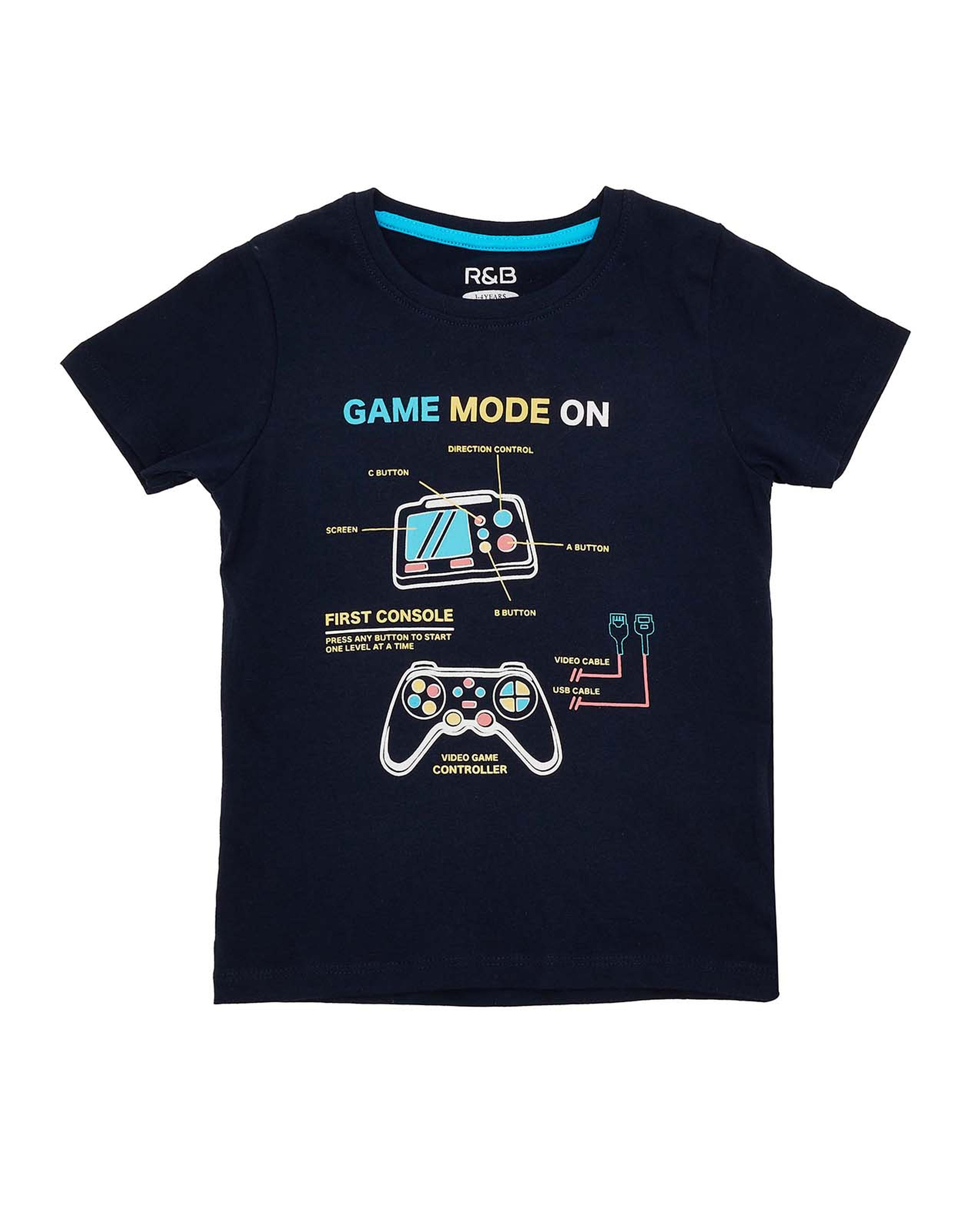 تيشيرت بطبعة وياقة مستديرة وأكمام قصيرة