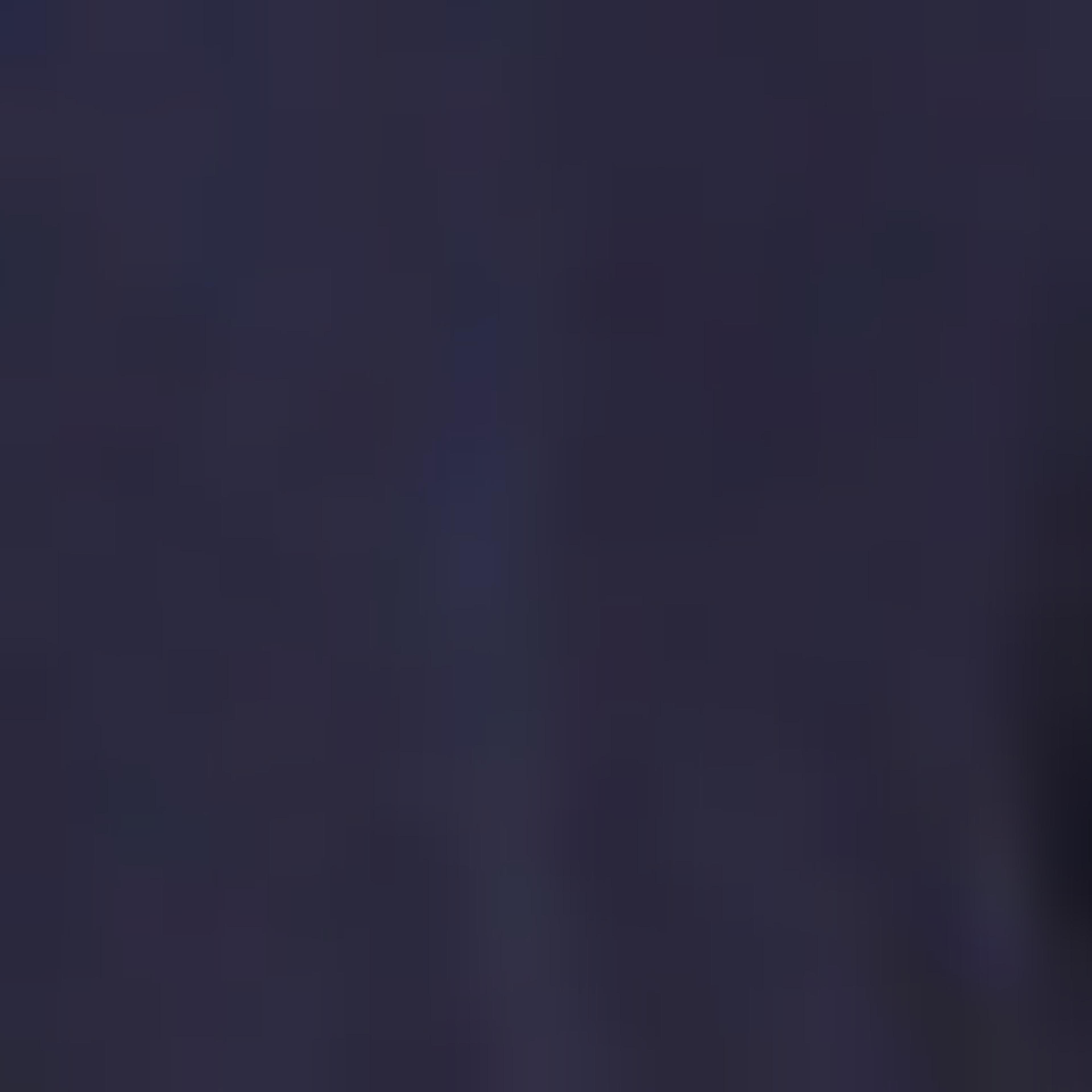 تيشيرت بأكمام قصيرة ورقبة دائرية بطبعة جرافيك