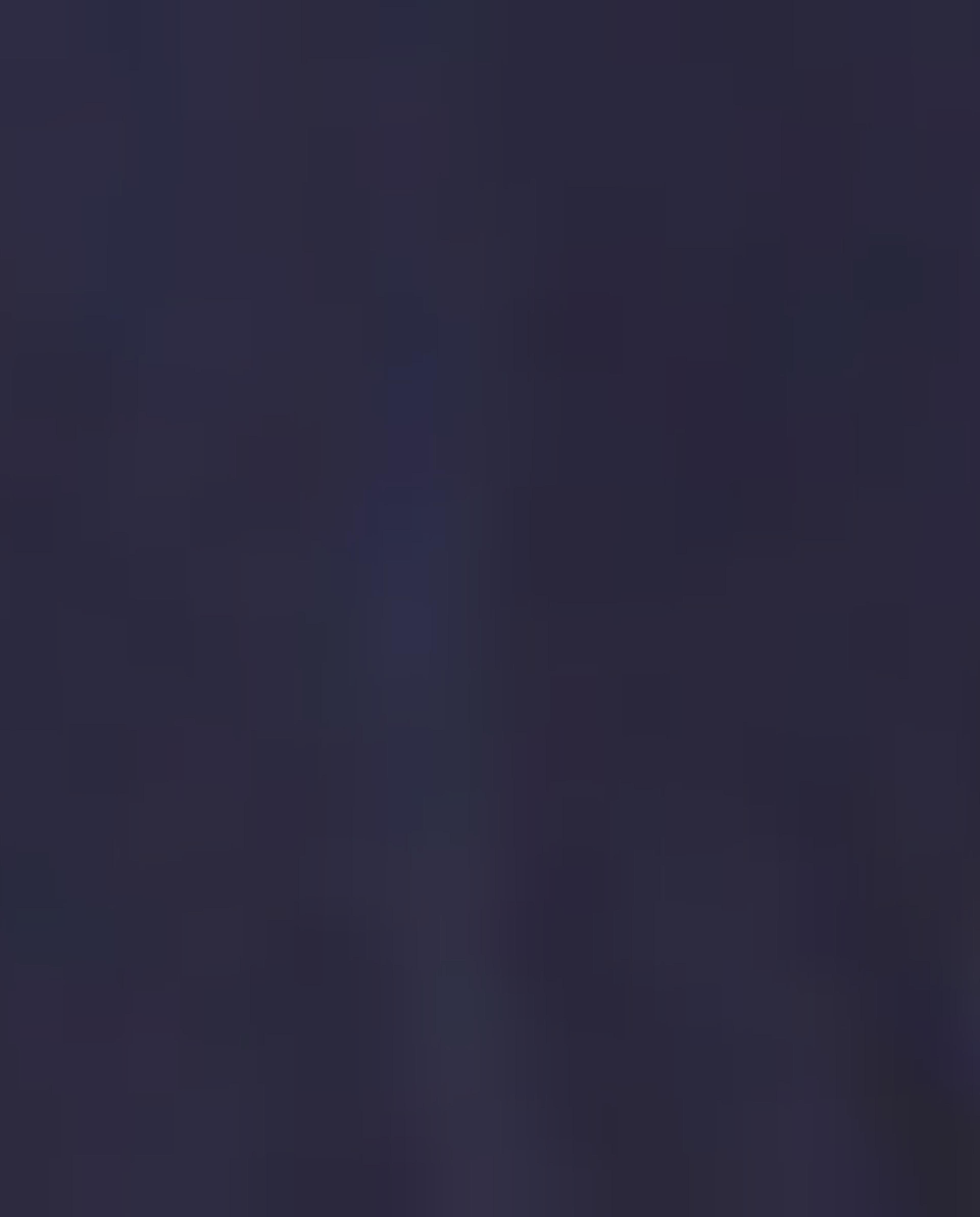 تيشيرت بأكمام قصيرة ورقبة دائرية بطبعة جرافيك