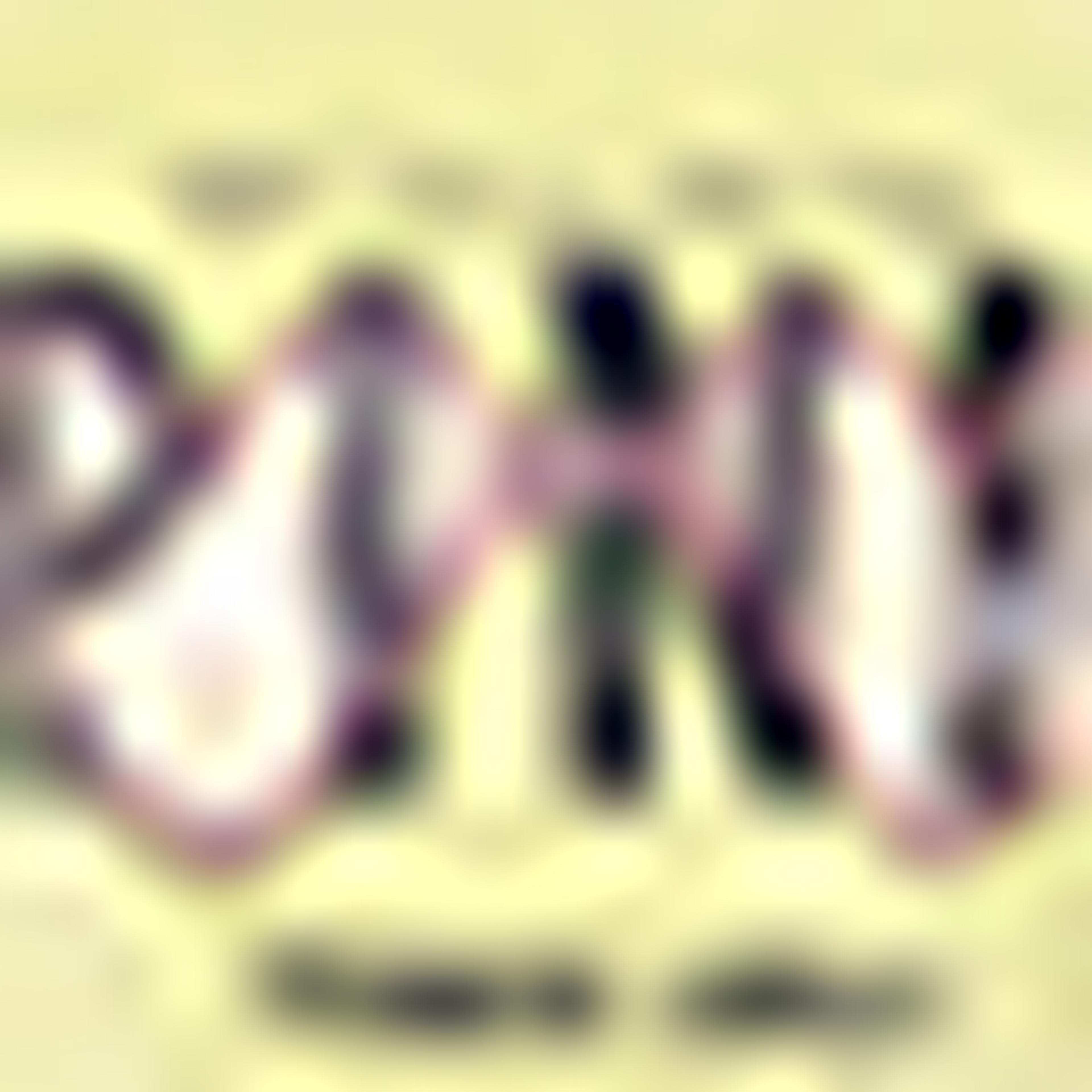 تيشيرت بأكمام طويلة ورقبة مستديرة بطبعة جرافيك