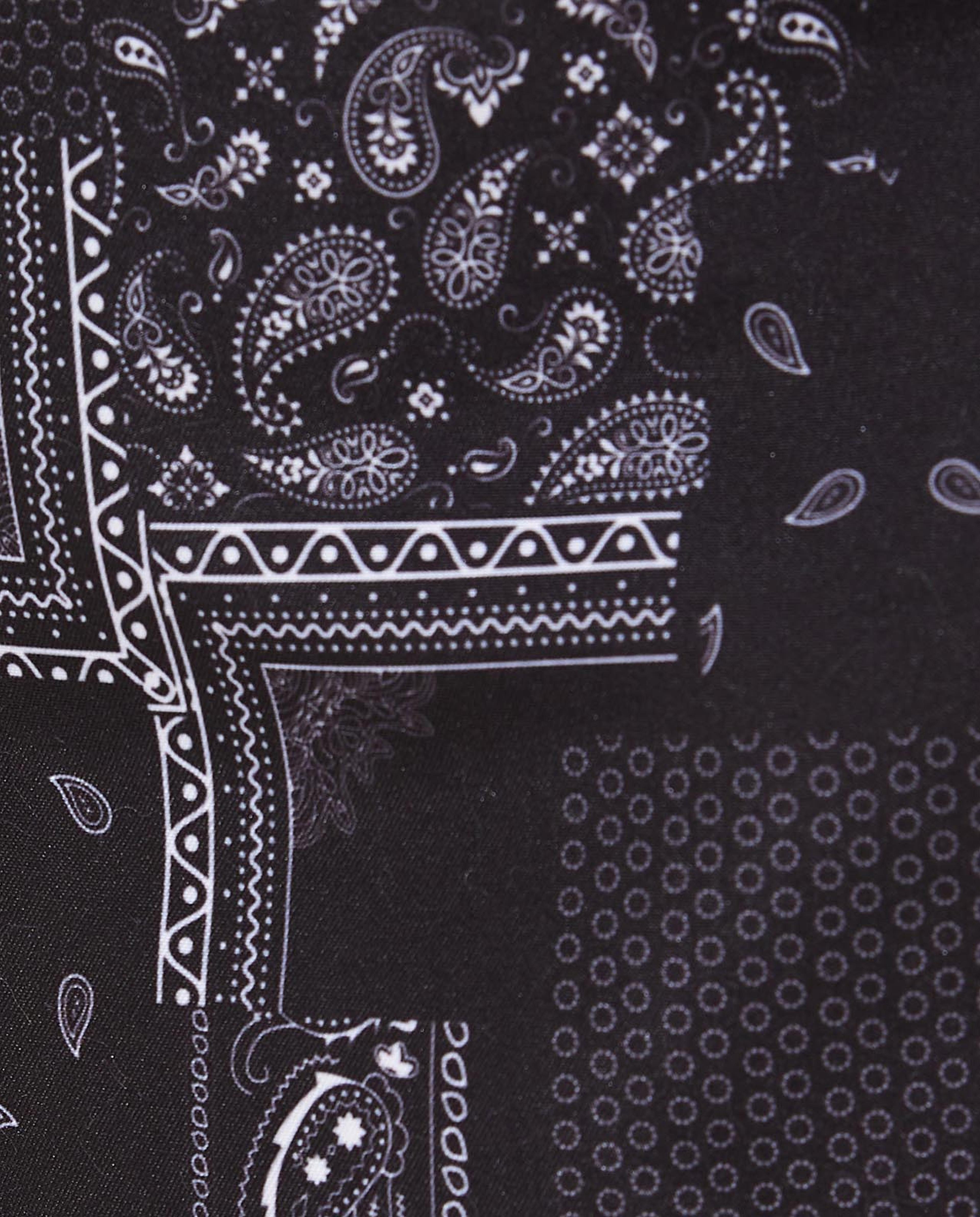 شورت بخصر ربط وبطبعة كاملة