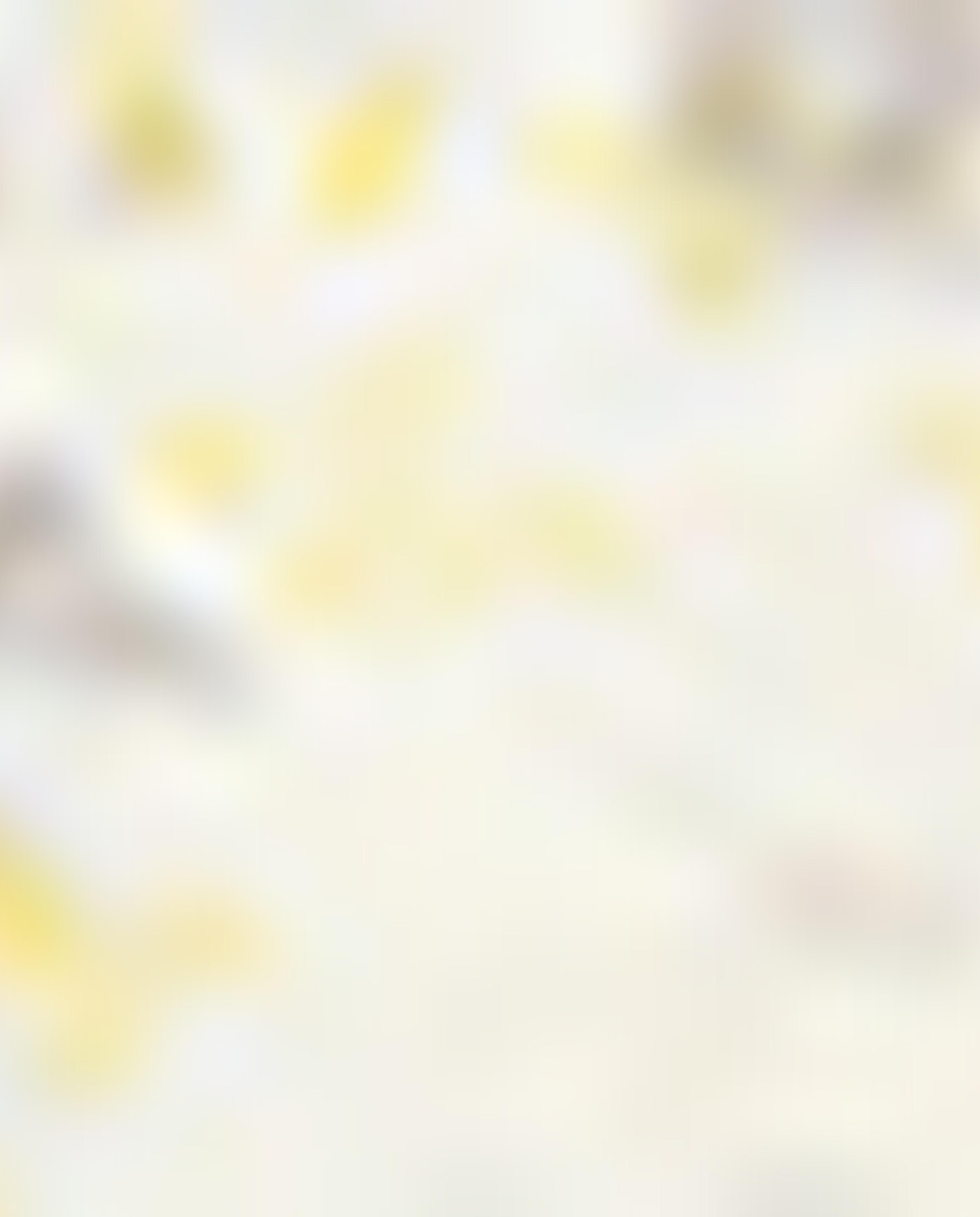 وشاح بطبعة فراشة