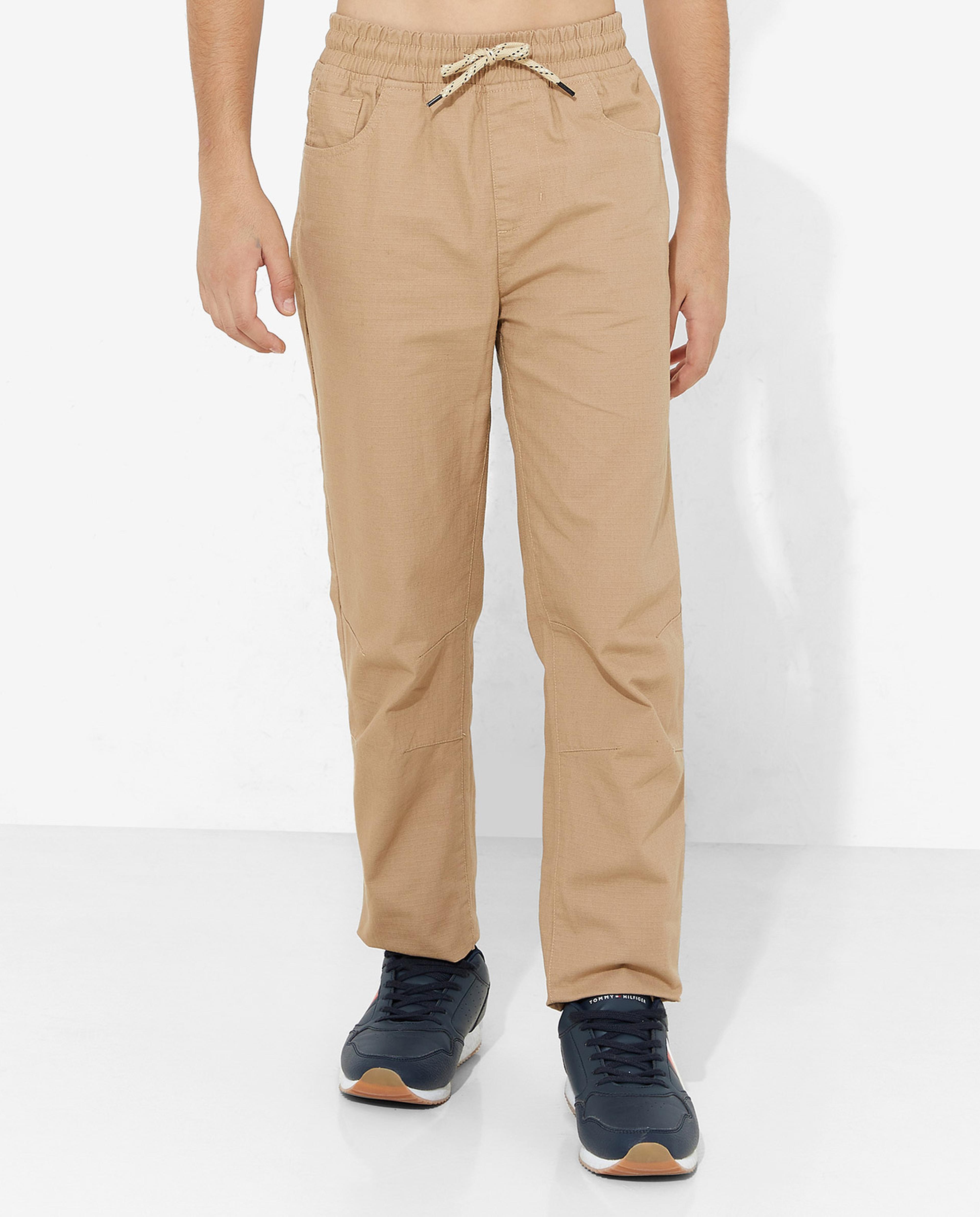 بنطال بربطة على الخصر