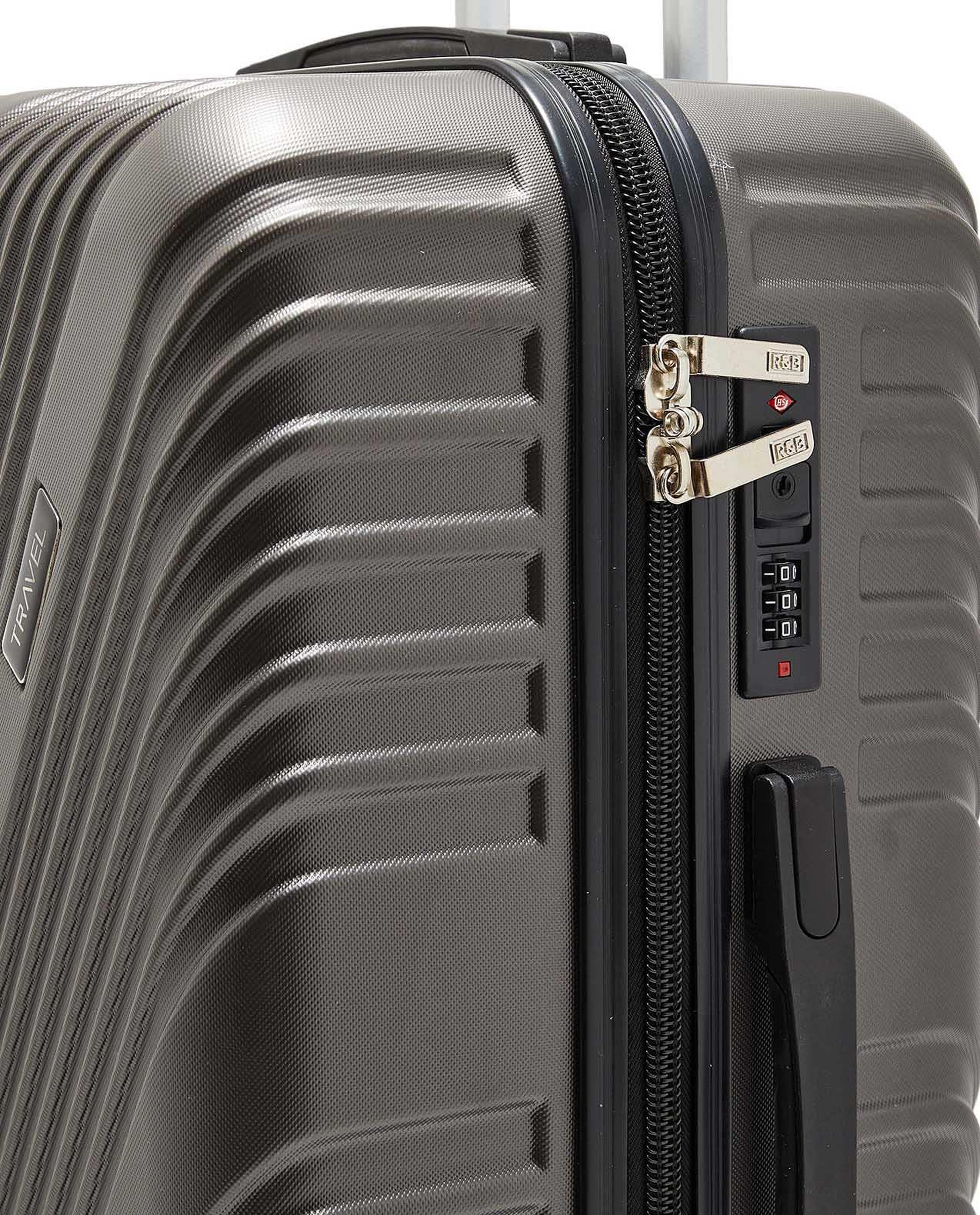 حقيبة سفر بعجلات