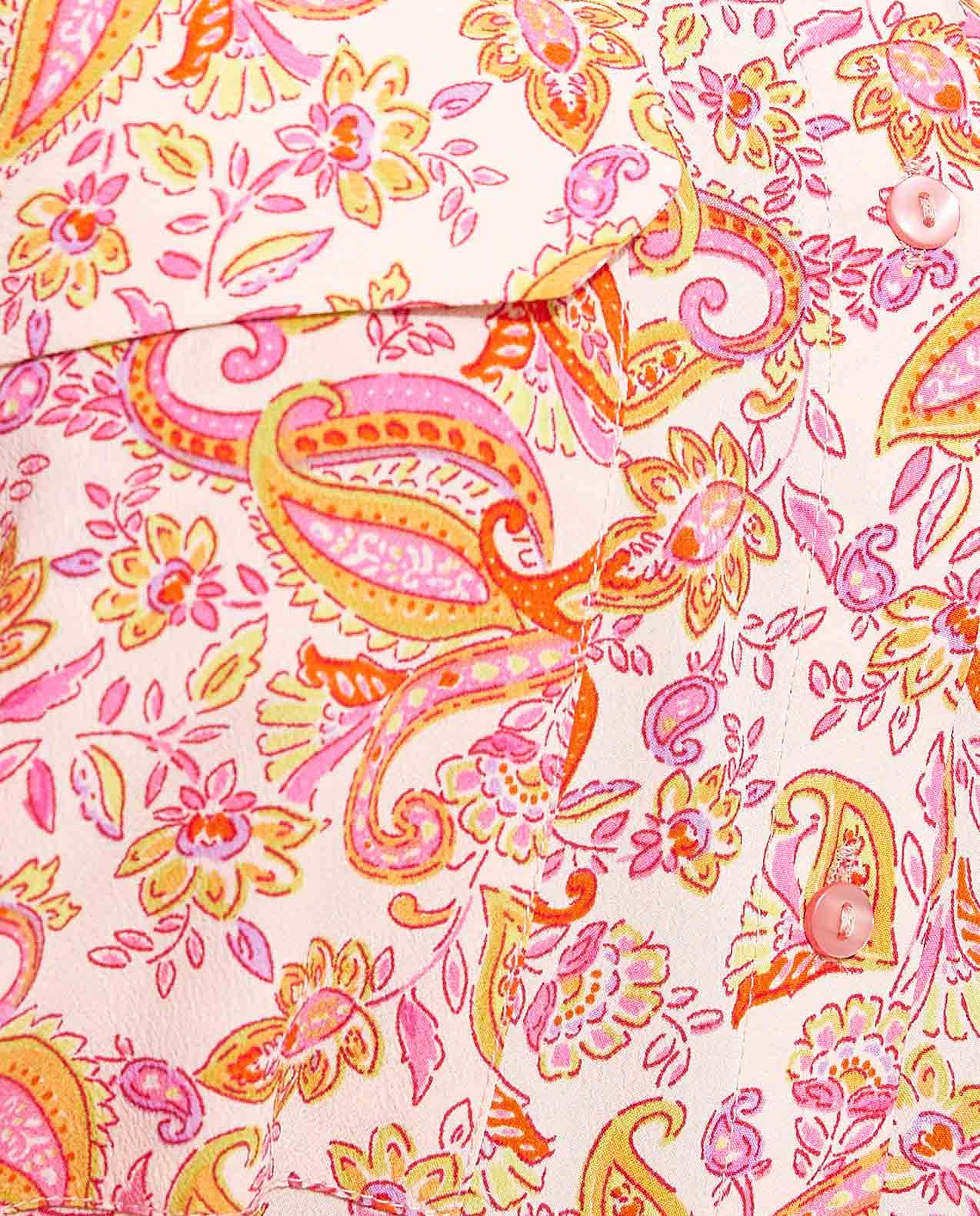 قميص بياقة كلاسيكية وأكمام طويلة ونقشة الزهور