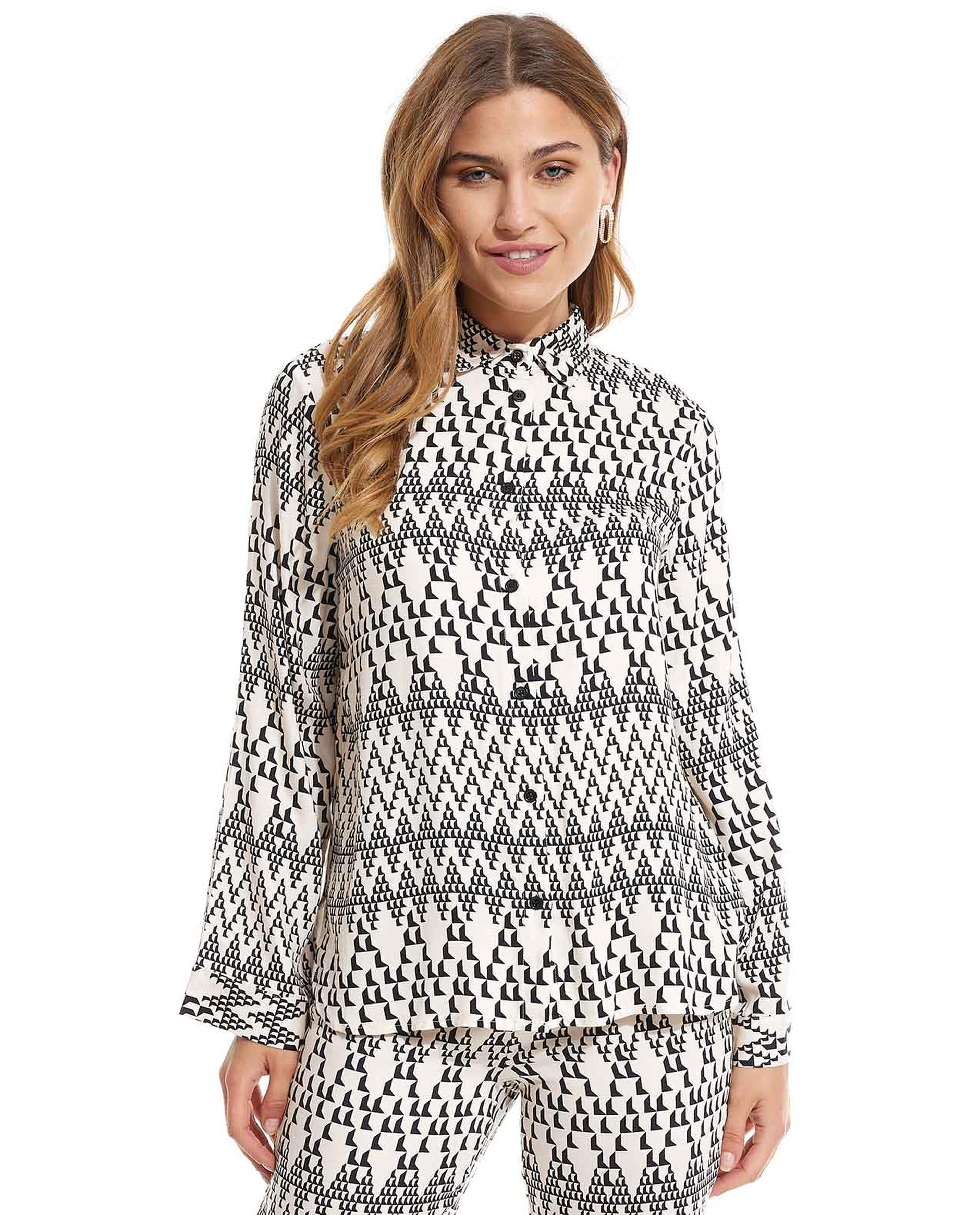 قميص بياقة كلاسيكية وأكمام طويلة