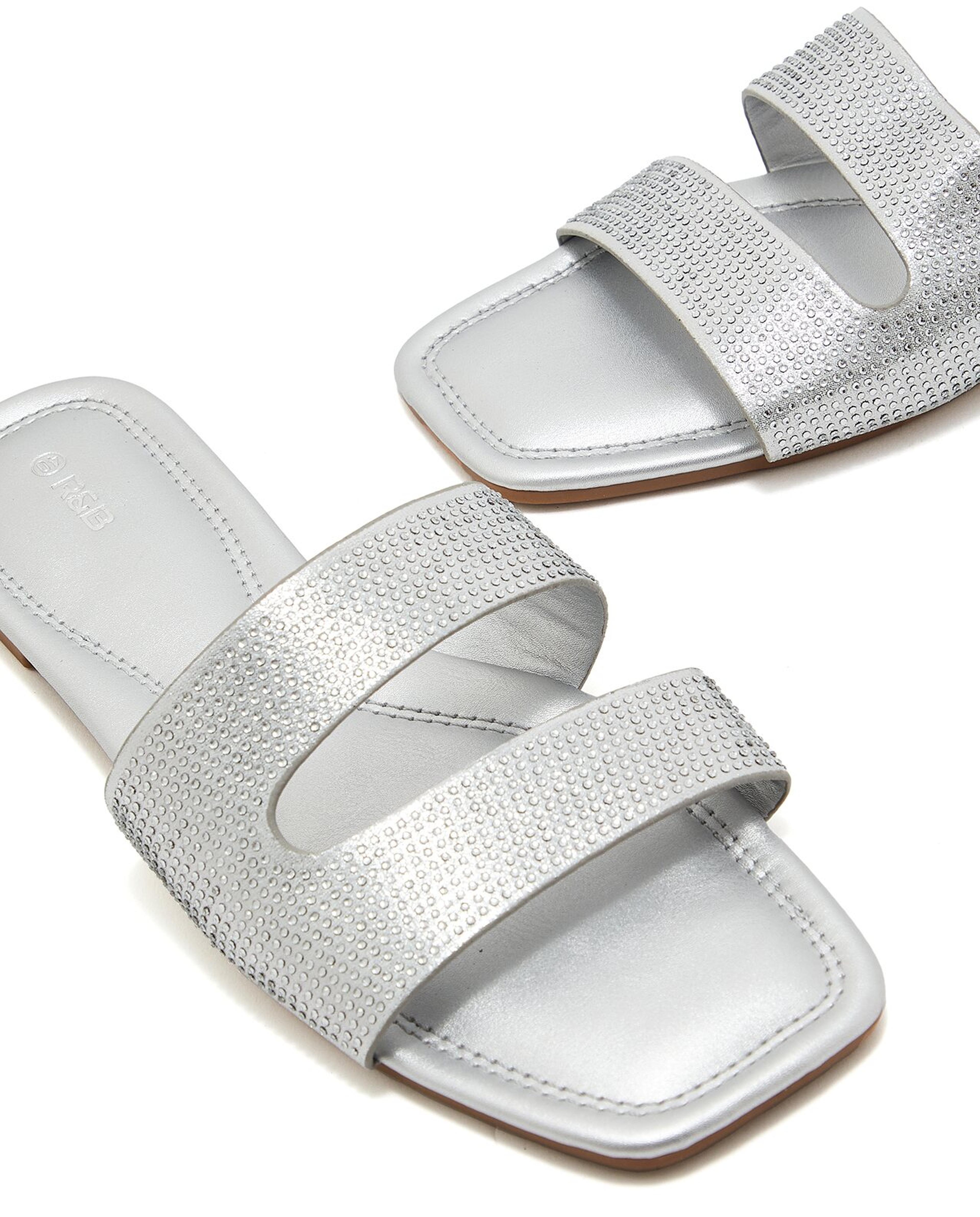 Cut-Out Strap Flat Sandals