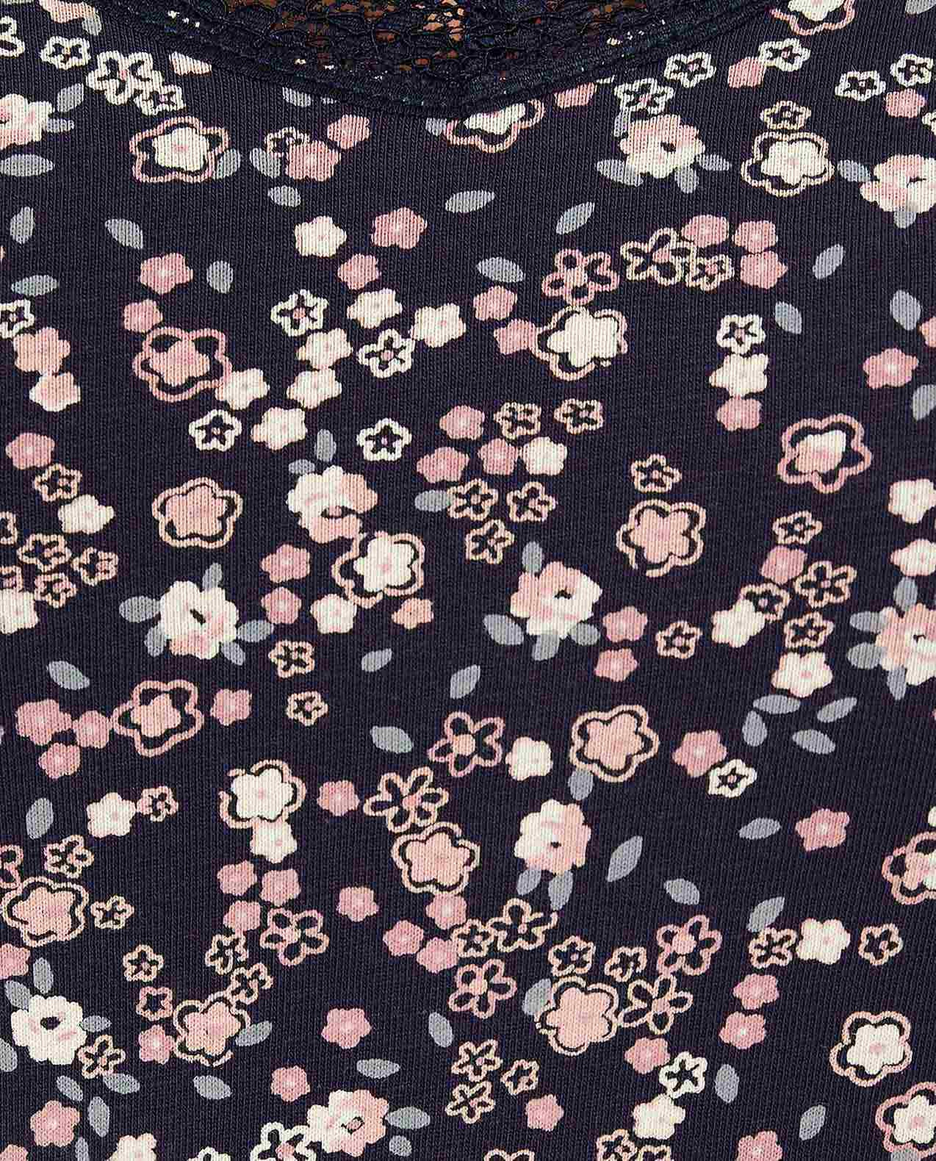 بروتيل بطبعة أزهار