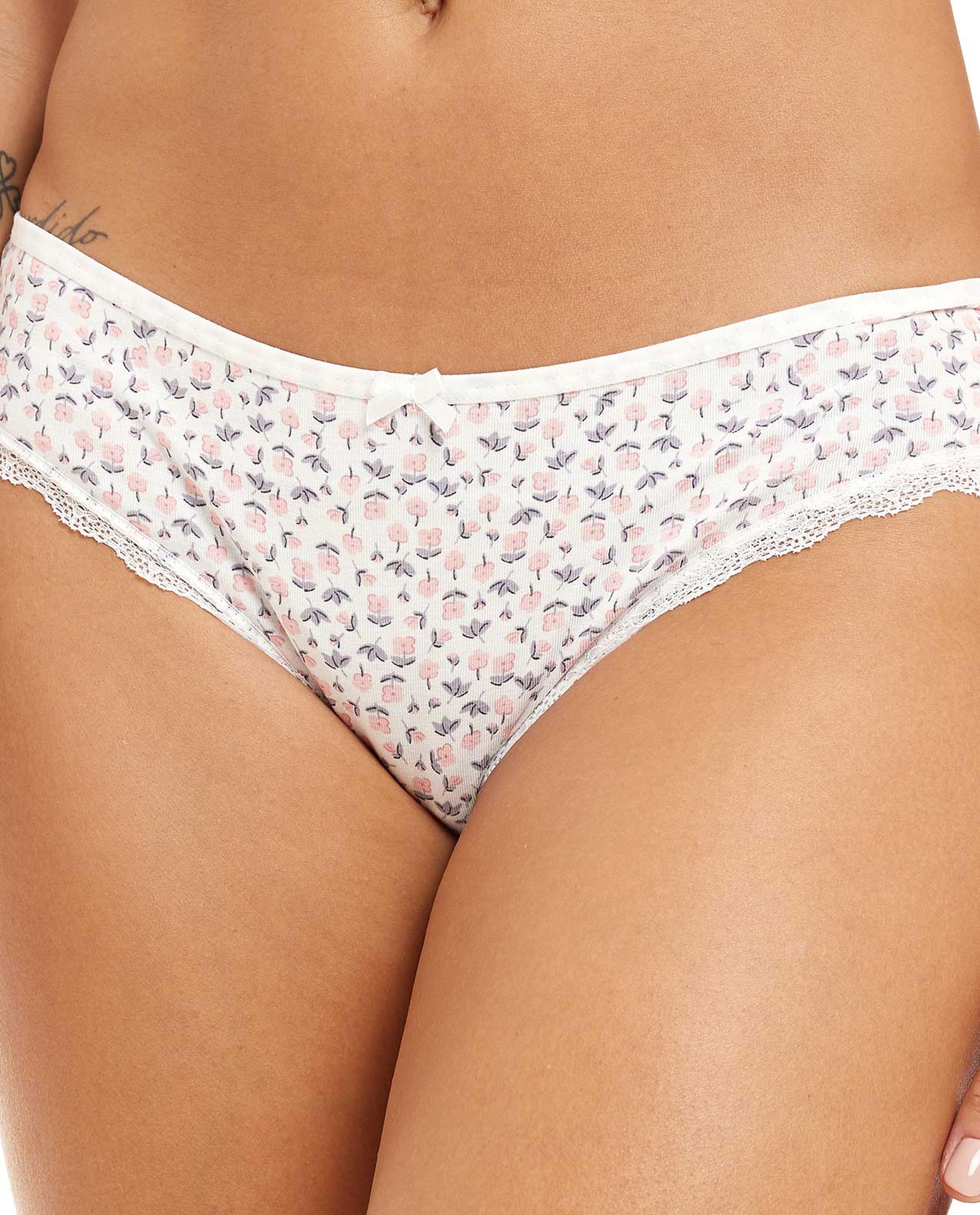 سروال داخلي برازيلي بأطراف دانتيل - عبوة من 3 قطع