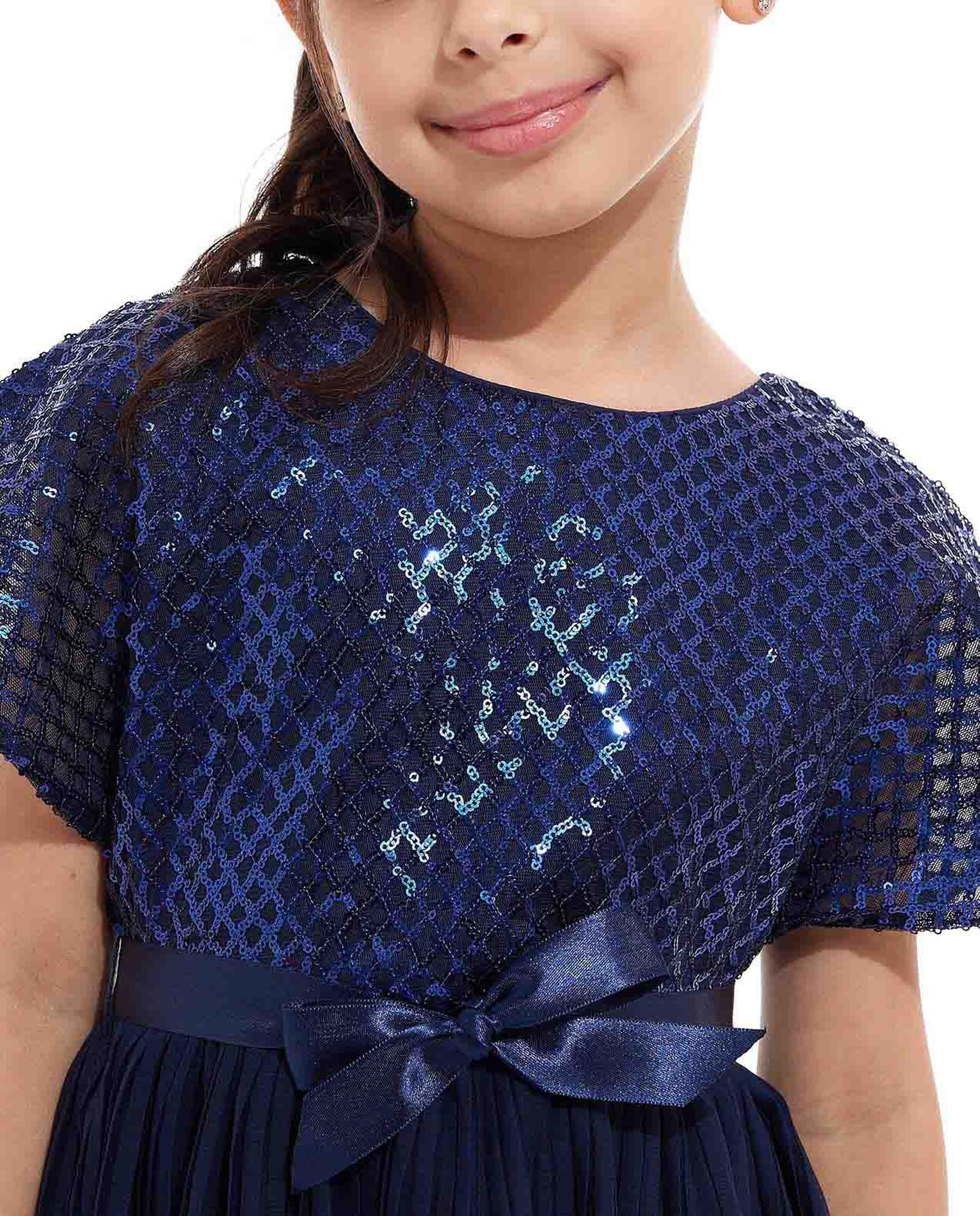 فستان واسع مطرز