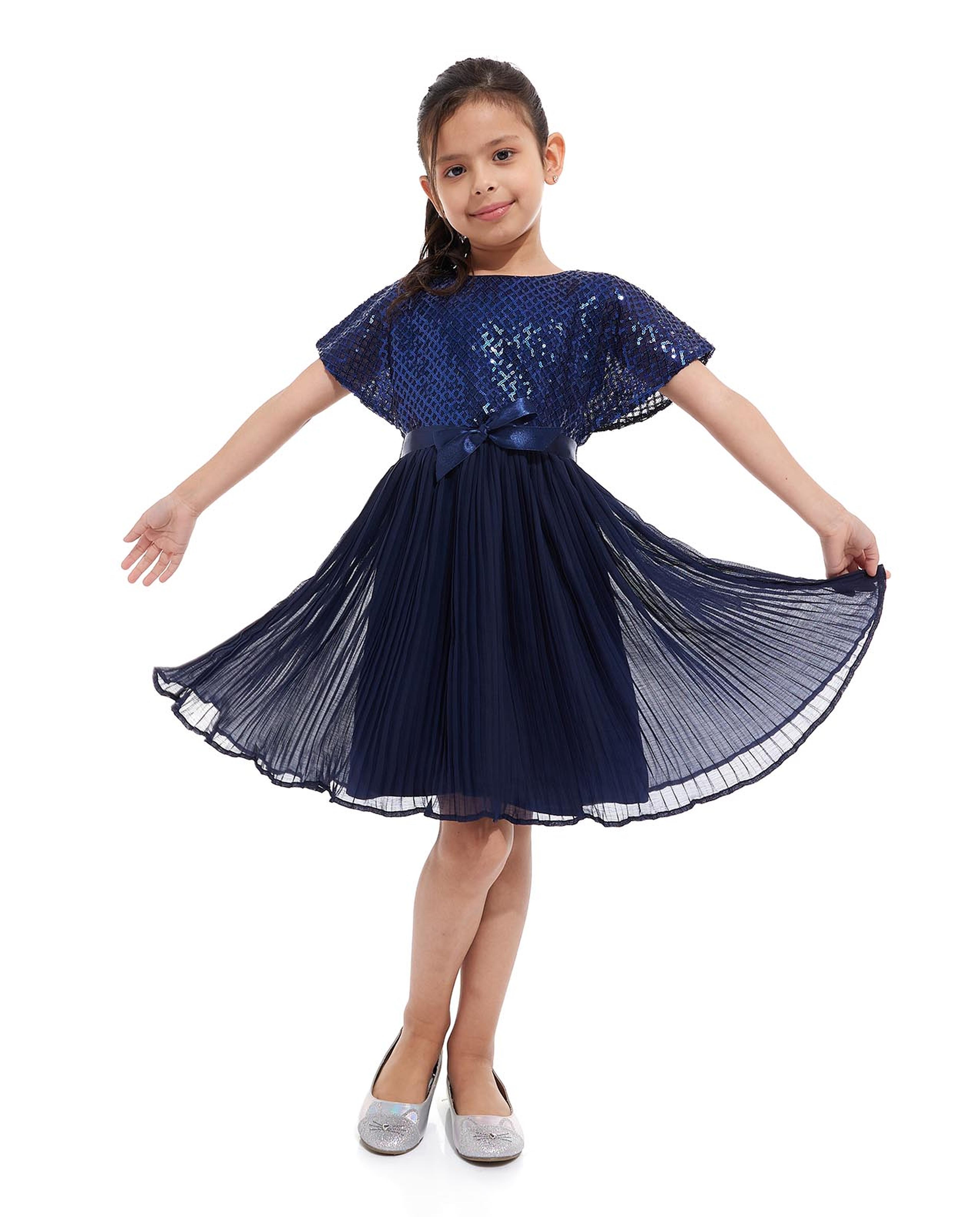 فستان واسع مطرز