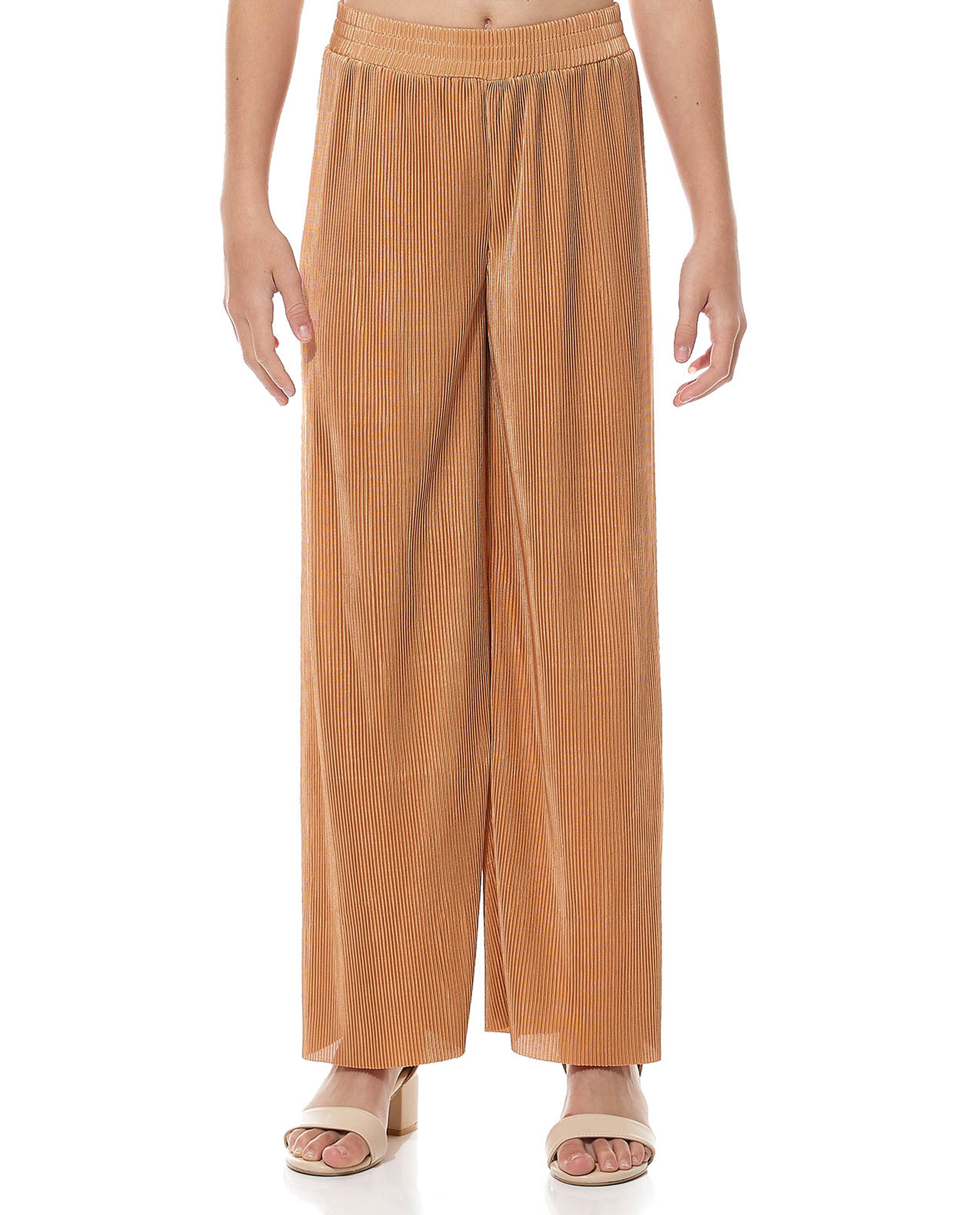 جمبسوت مكشوف الأكتاف