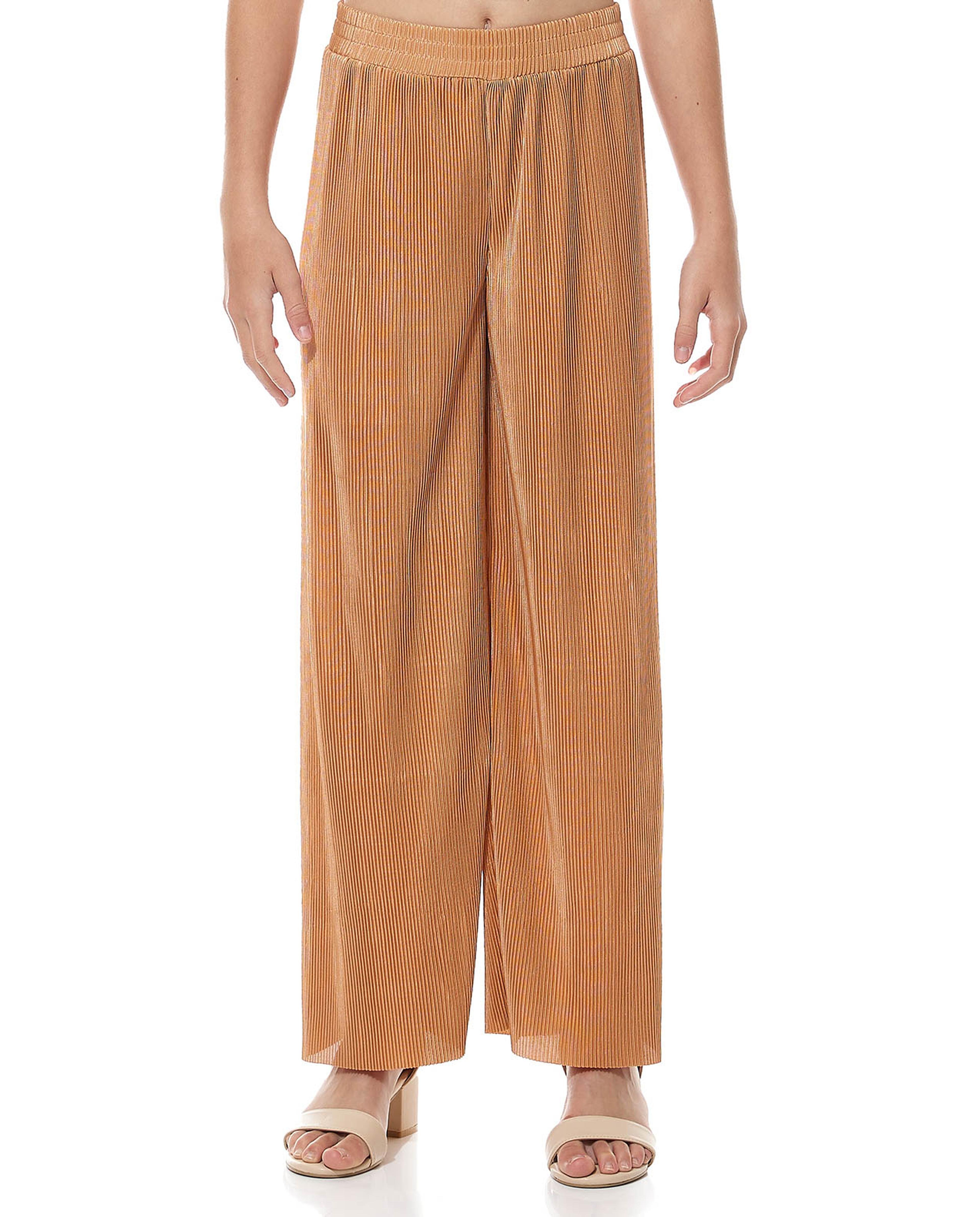 جمبسوت مكشوف الأكتاف