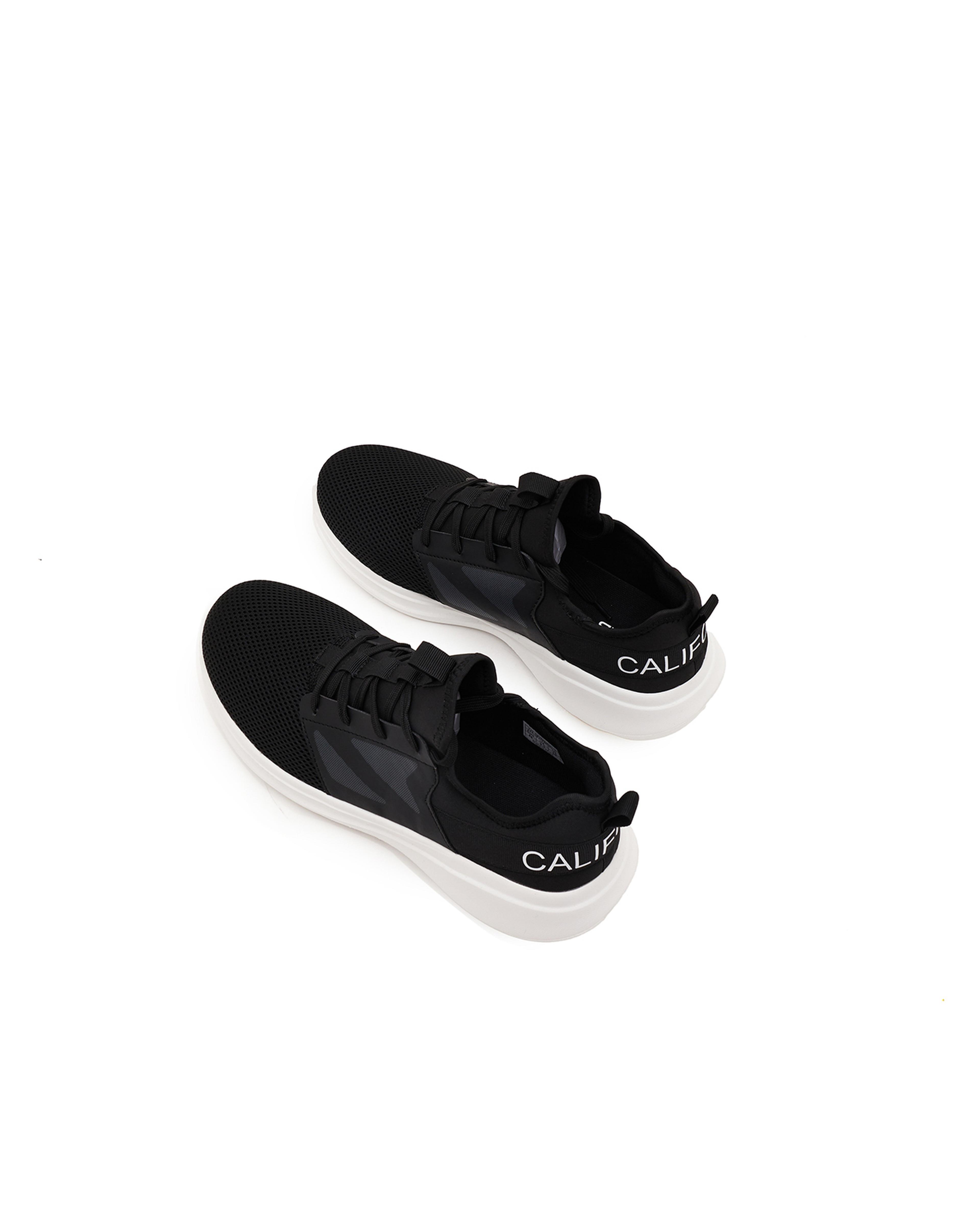 حذاء جري برباط