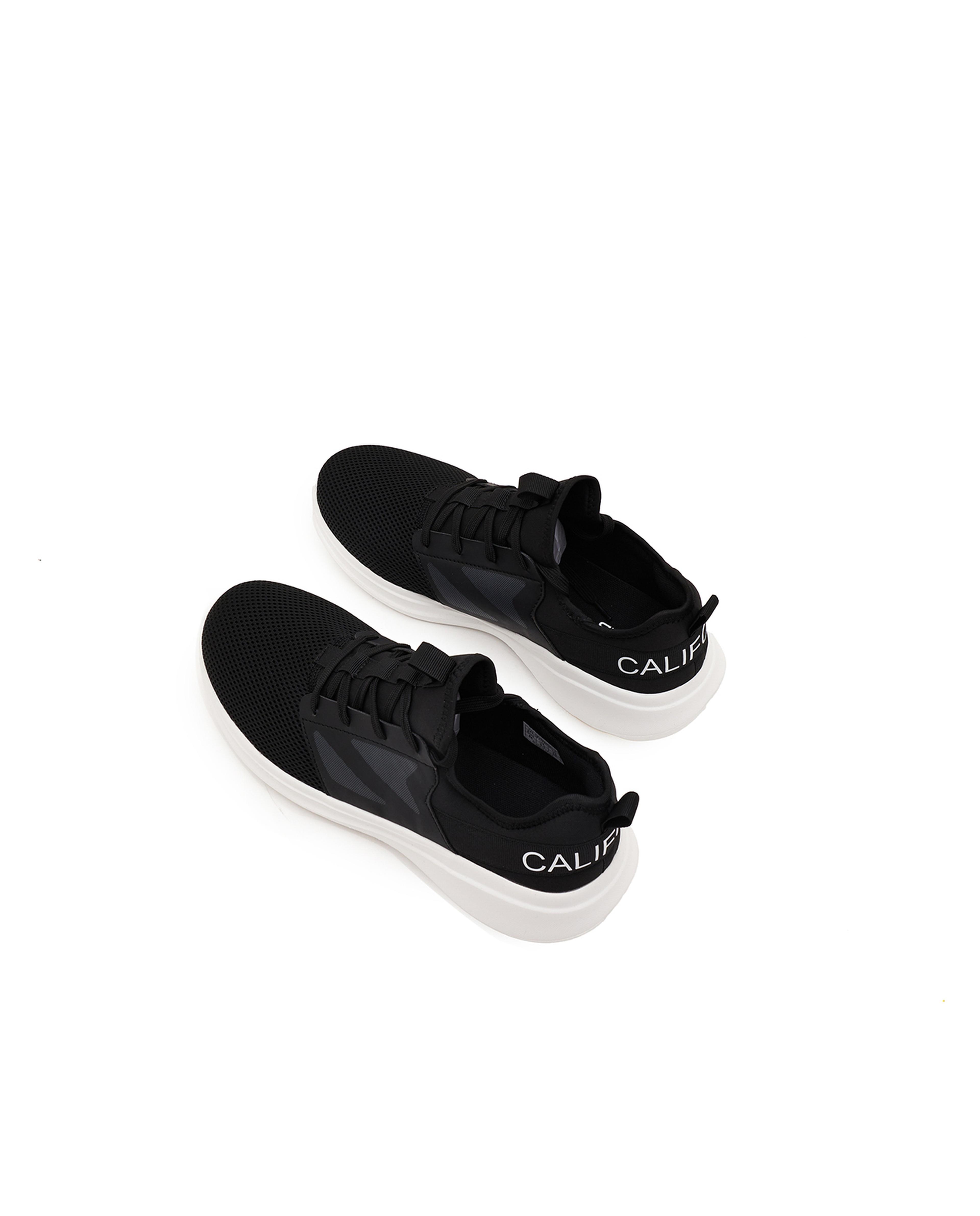 حذاء جري برباط