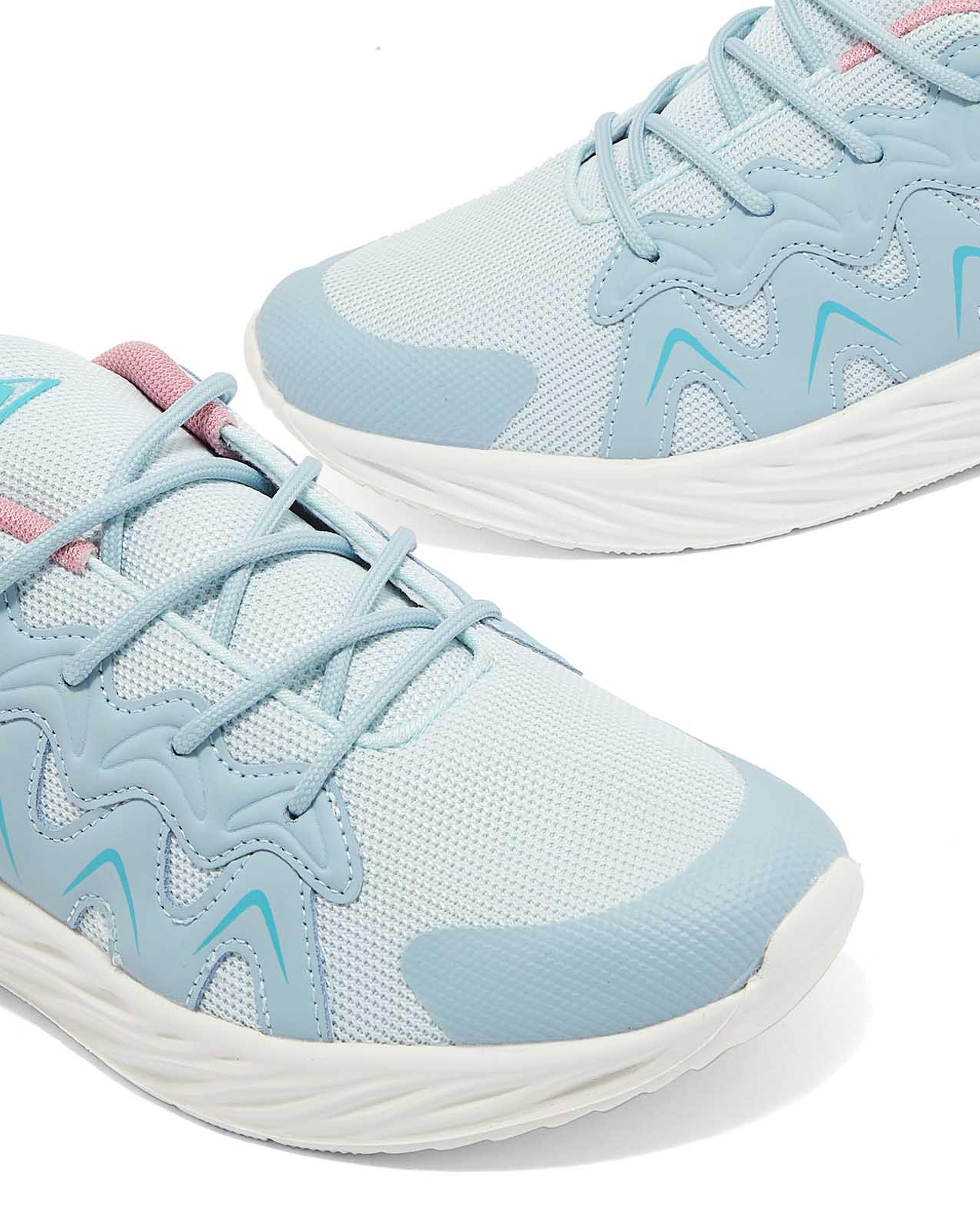 حذاء جري برباط وتفاصيل شبكية