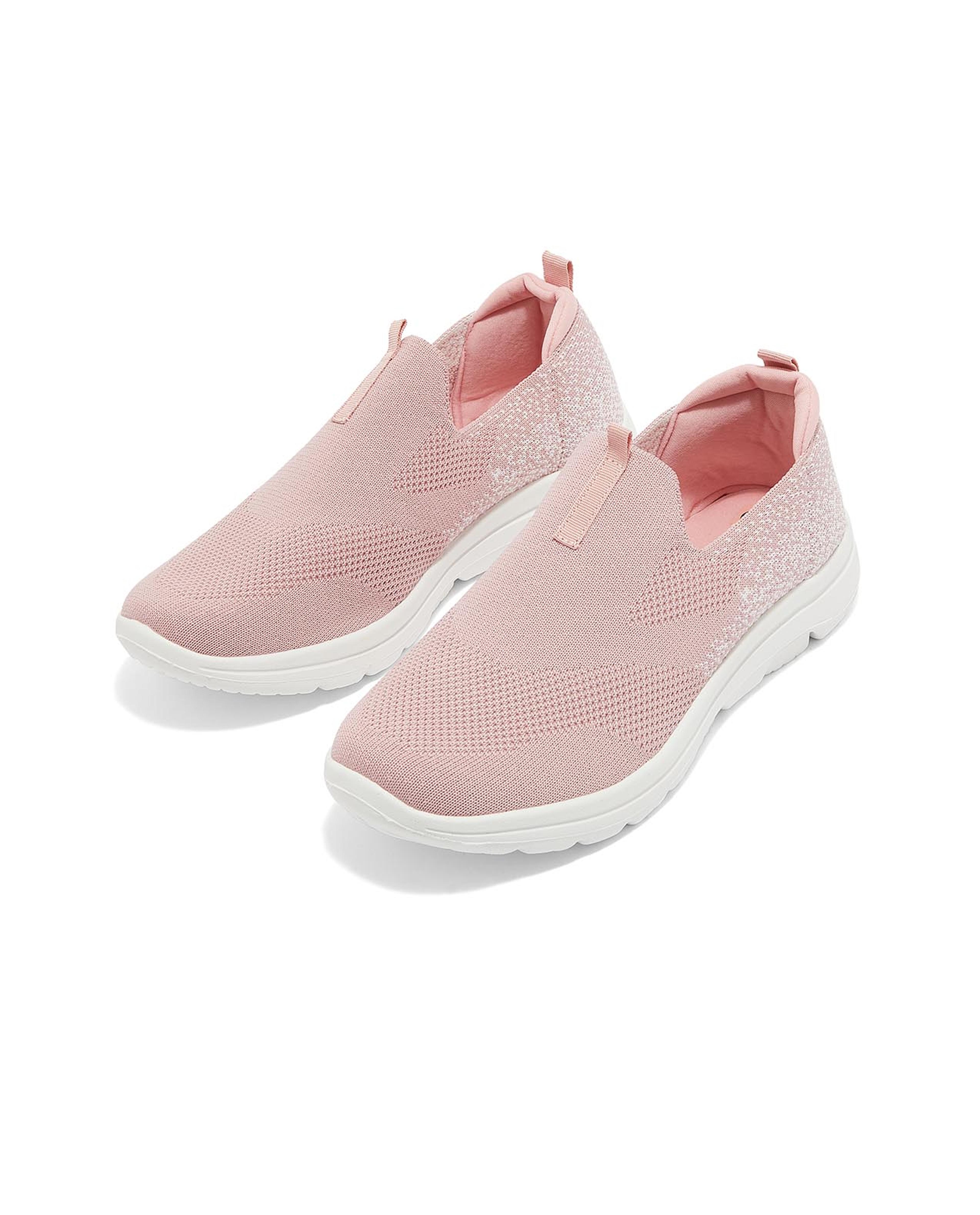 حذاء سليب أون محبوك