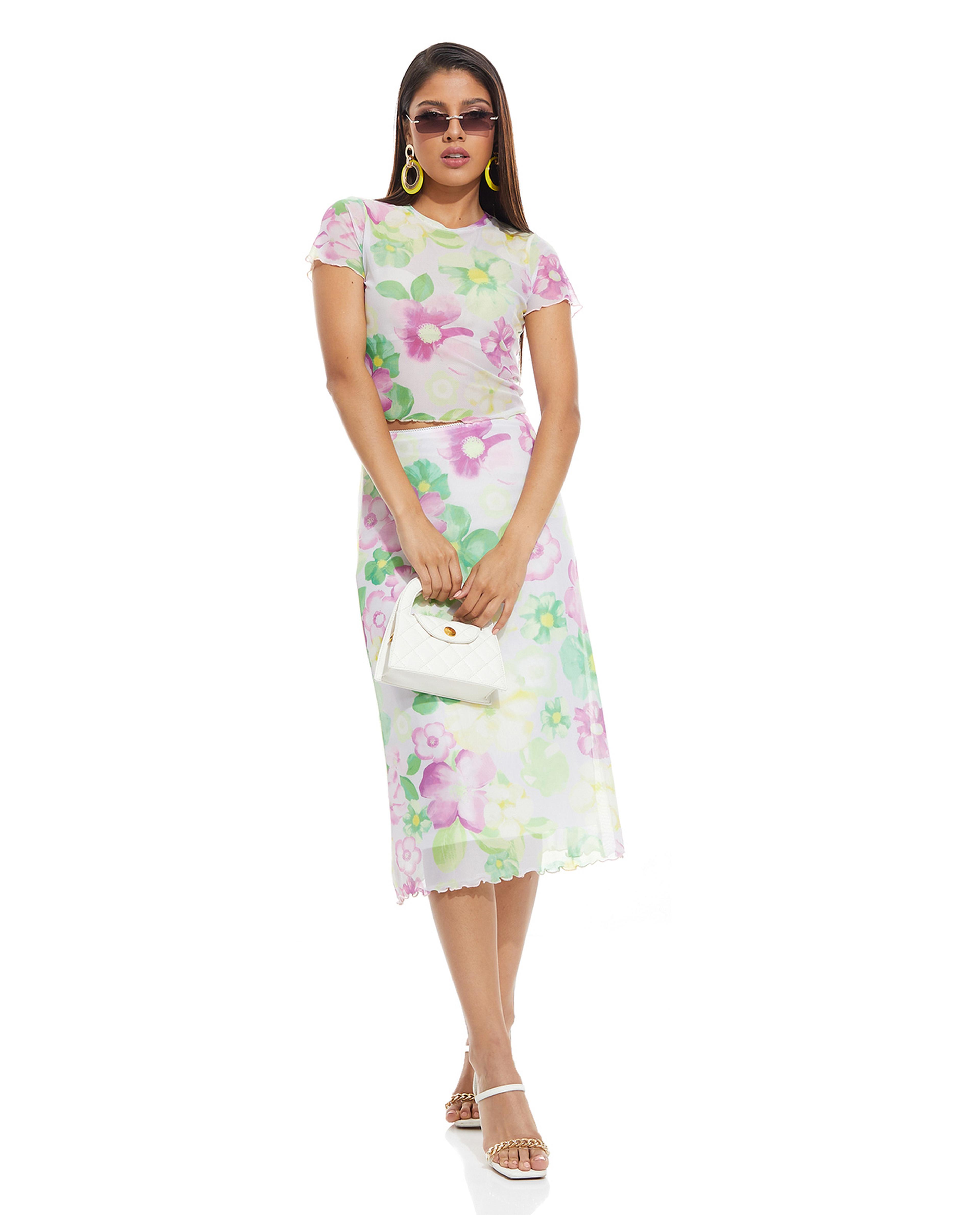 Printed Crop Top Crew Neck and Short Sleeves