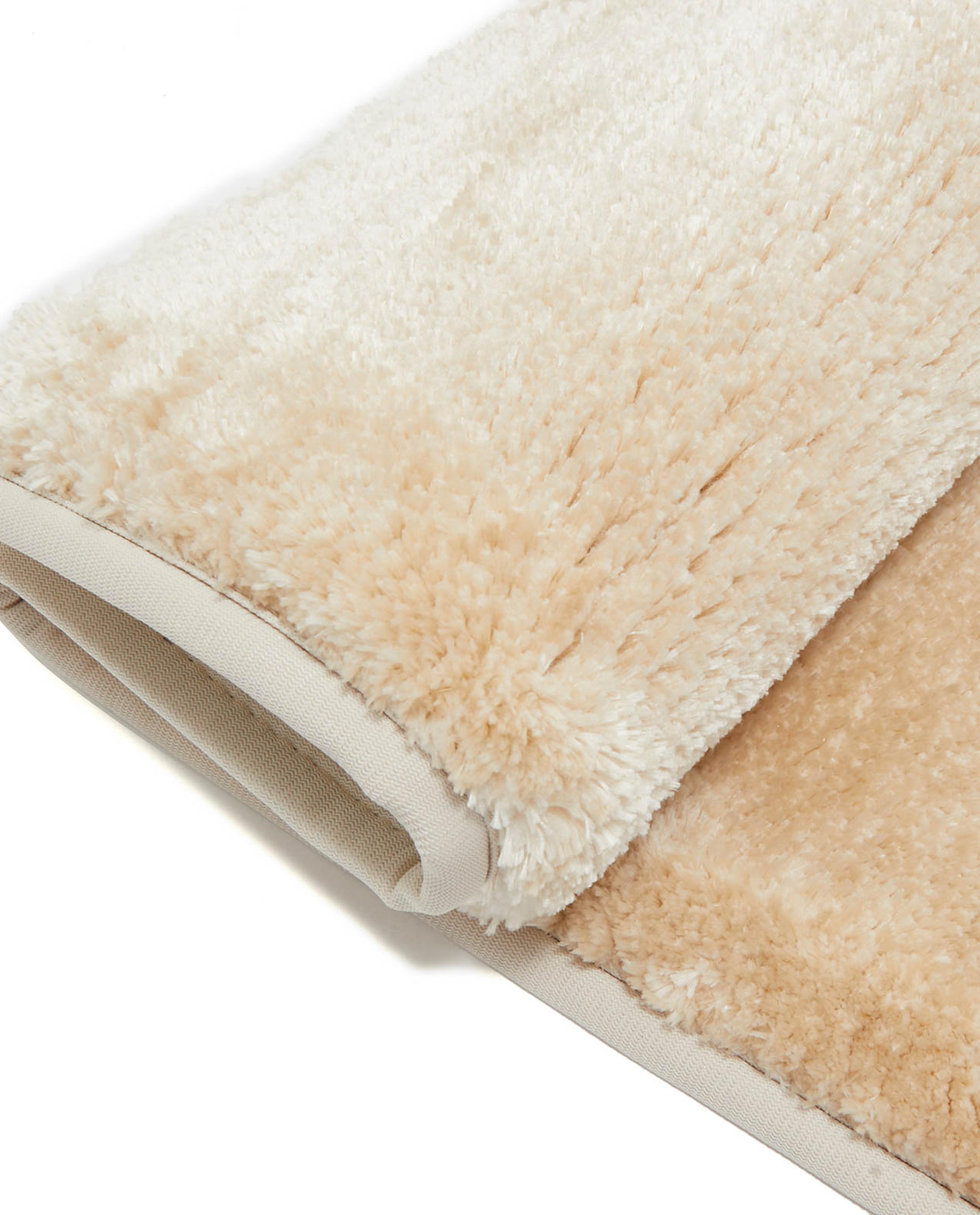 سجادة حمام سادة