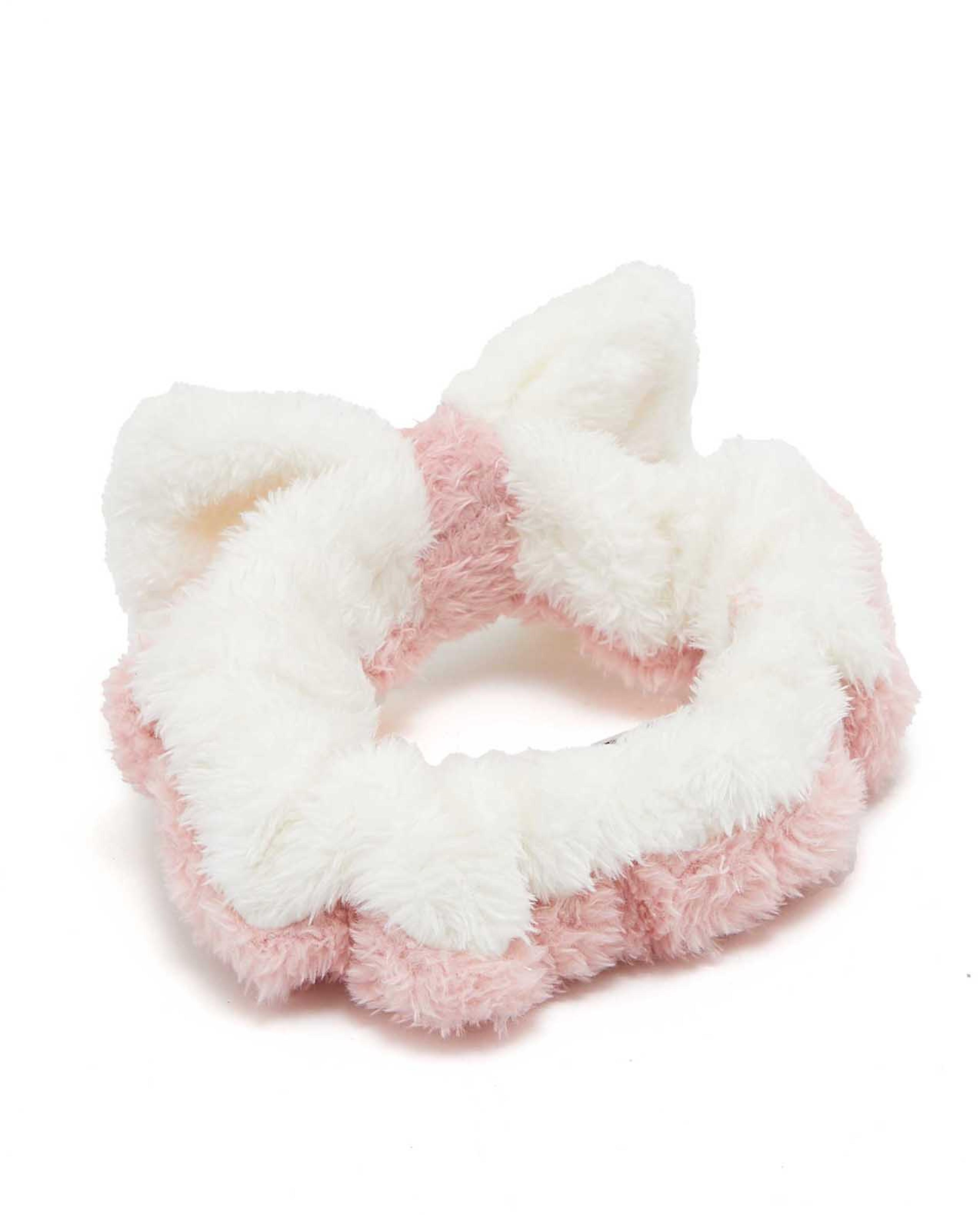 ربطة شعر للحمام