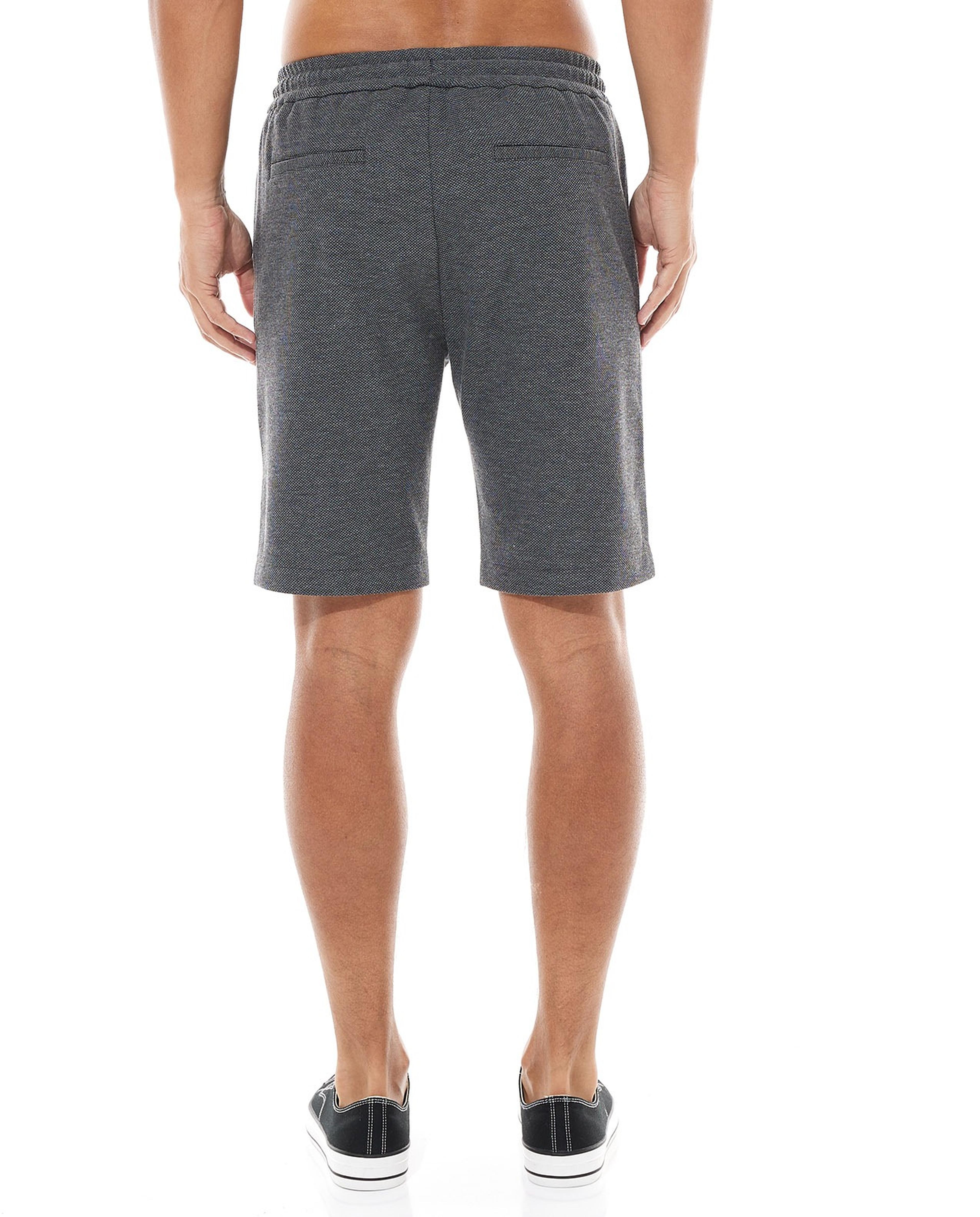 شورت سادة برباط على الخصر