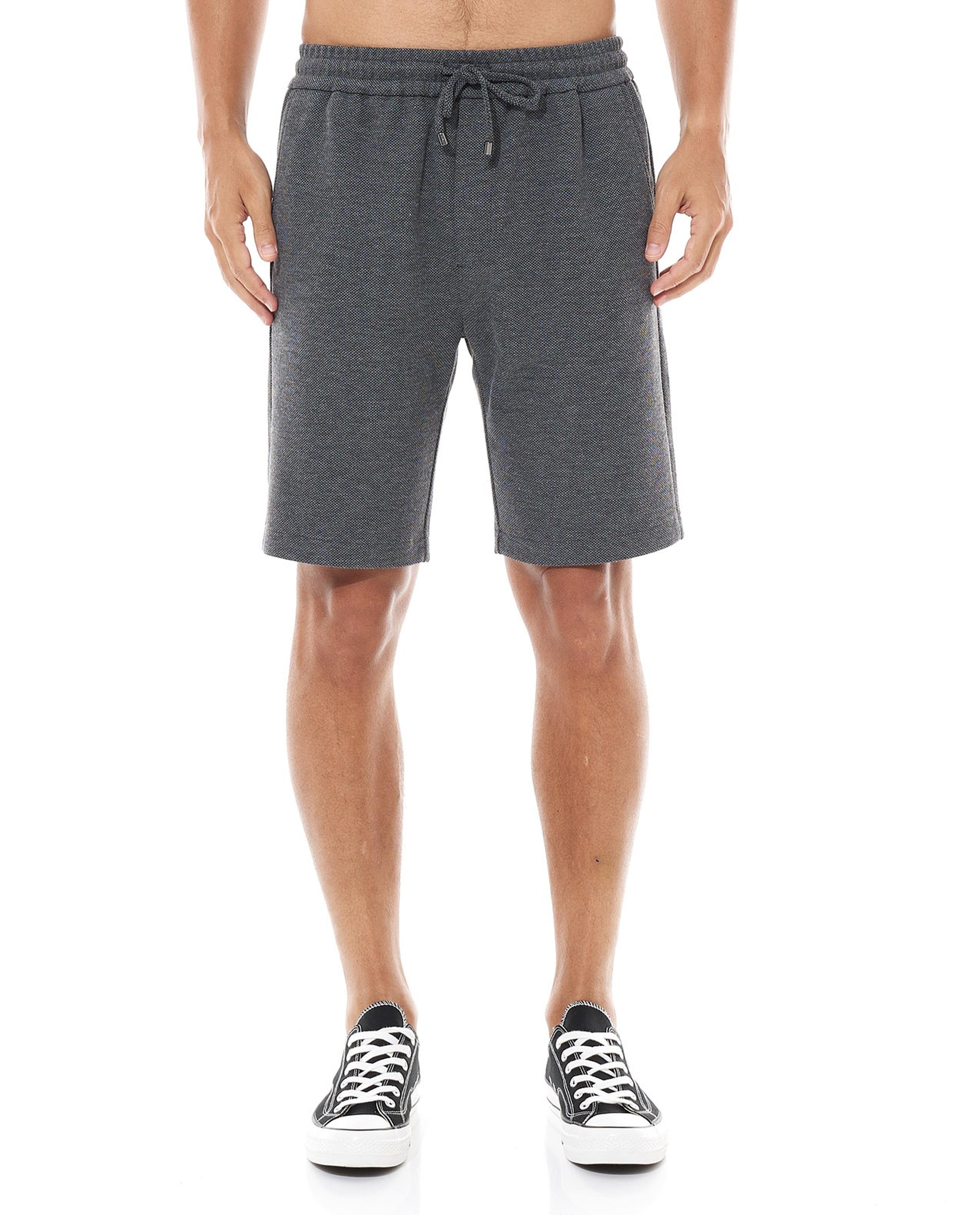 شورت سادة برباط على الخصر