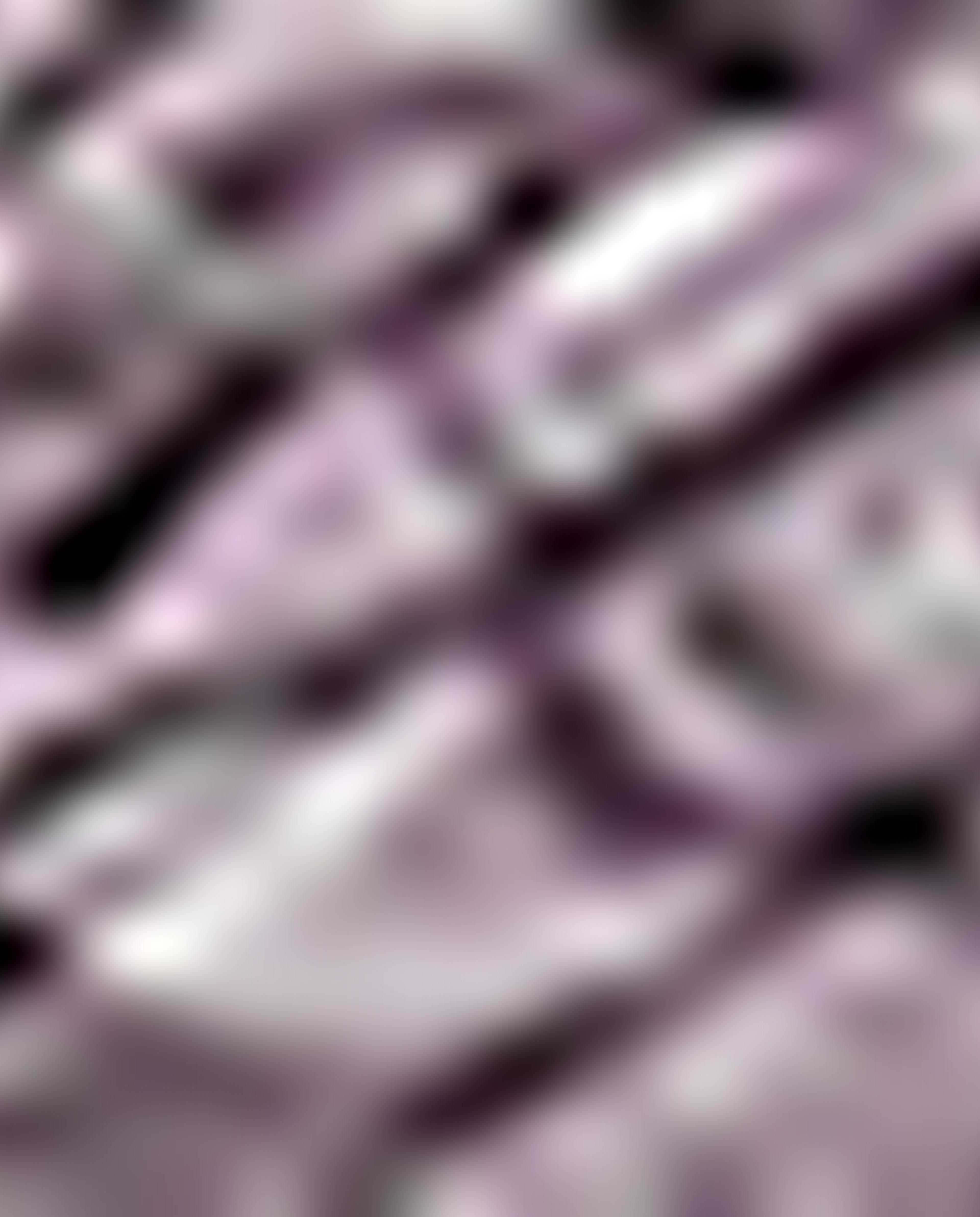 شال بطبعة رخامية بحواف بشراشيب