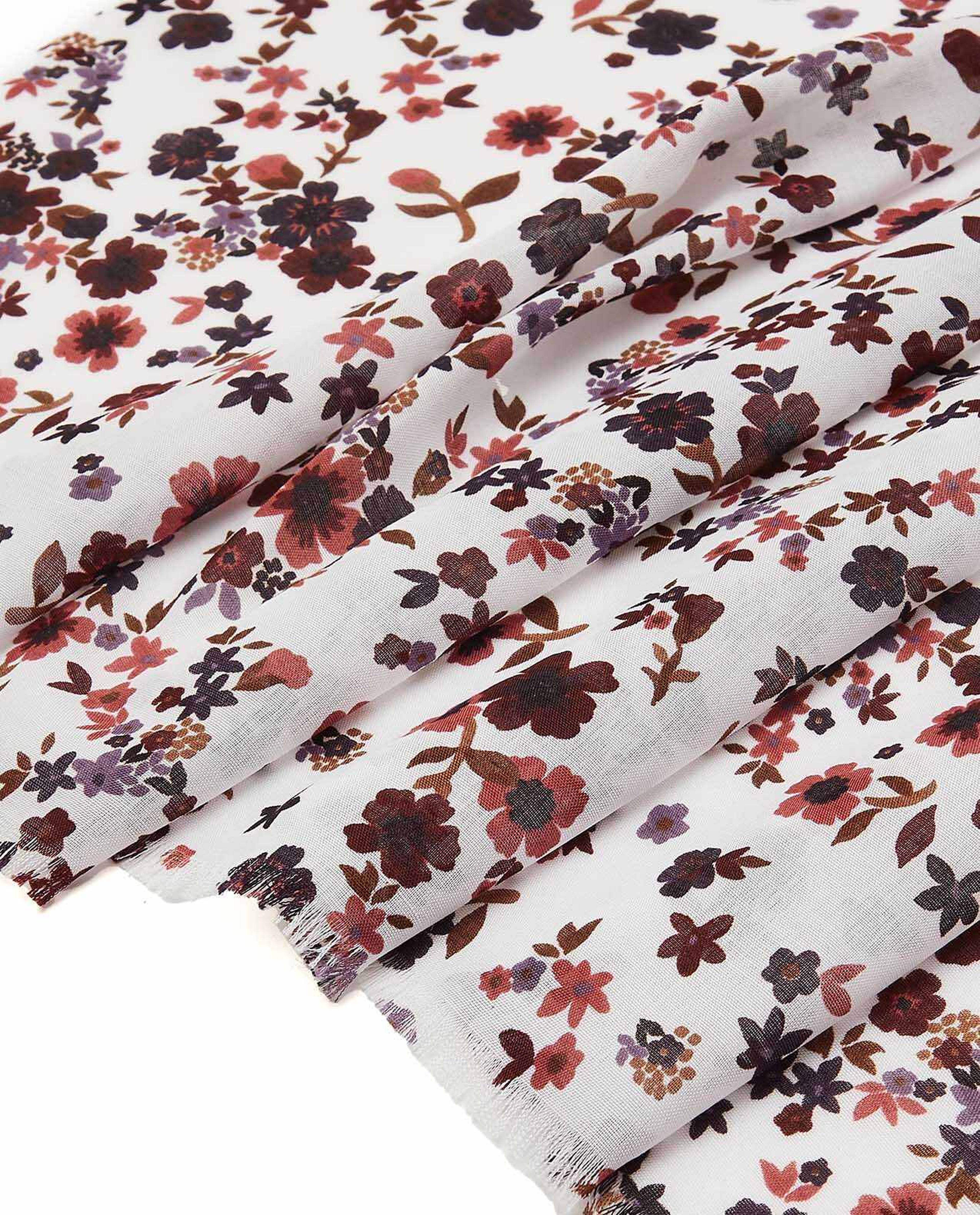 شال بطبعة أزهار