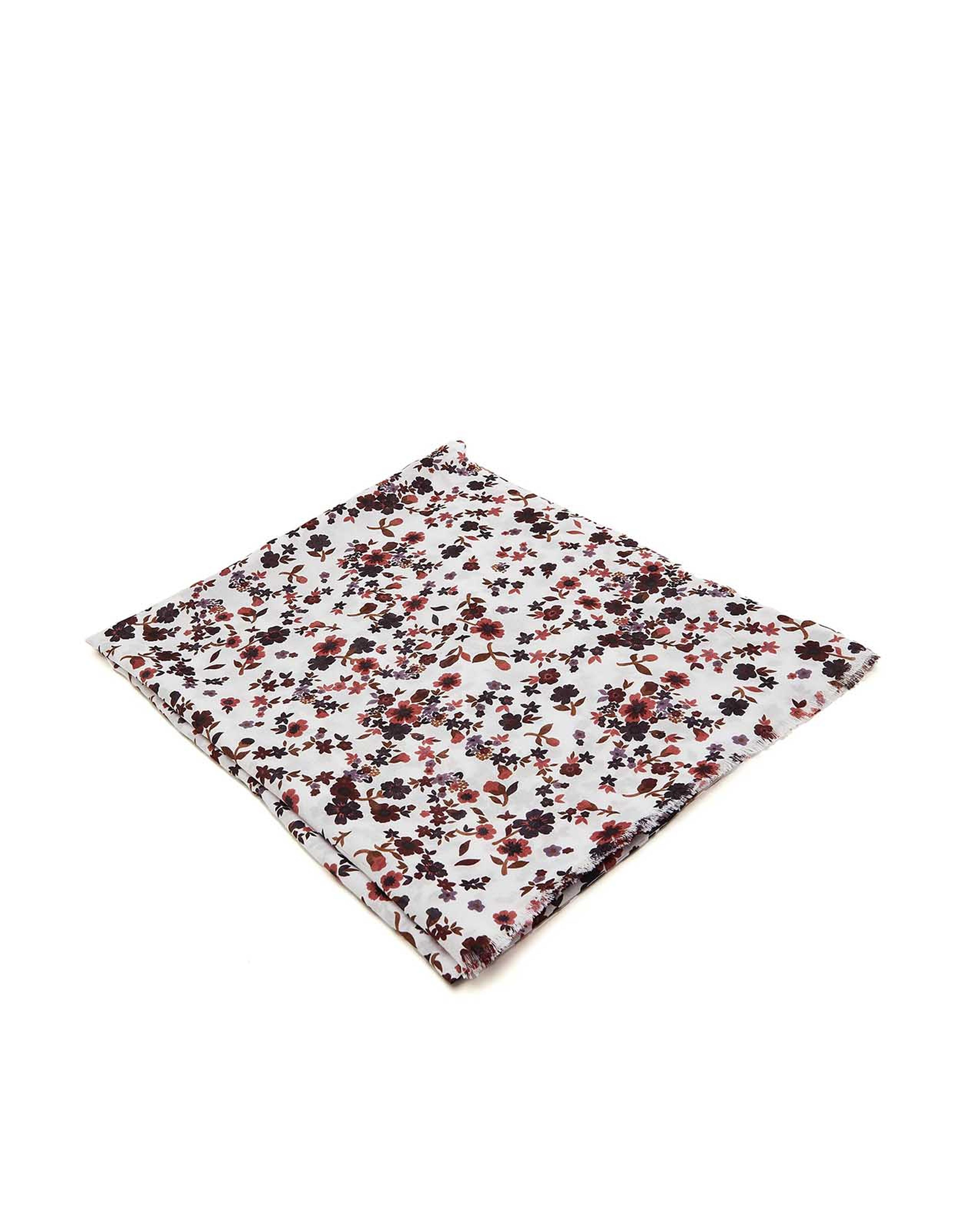 شال بطبعة أزهار