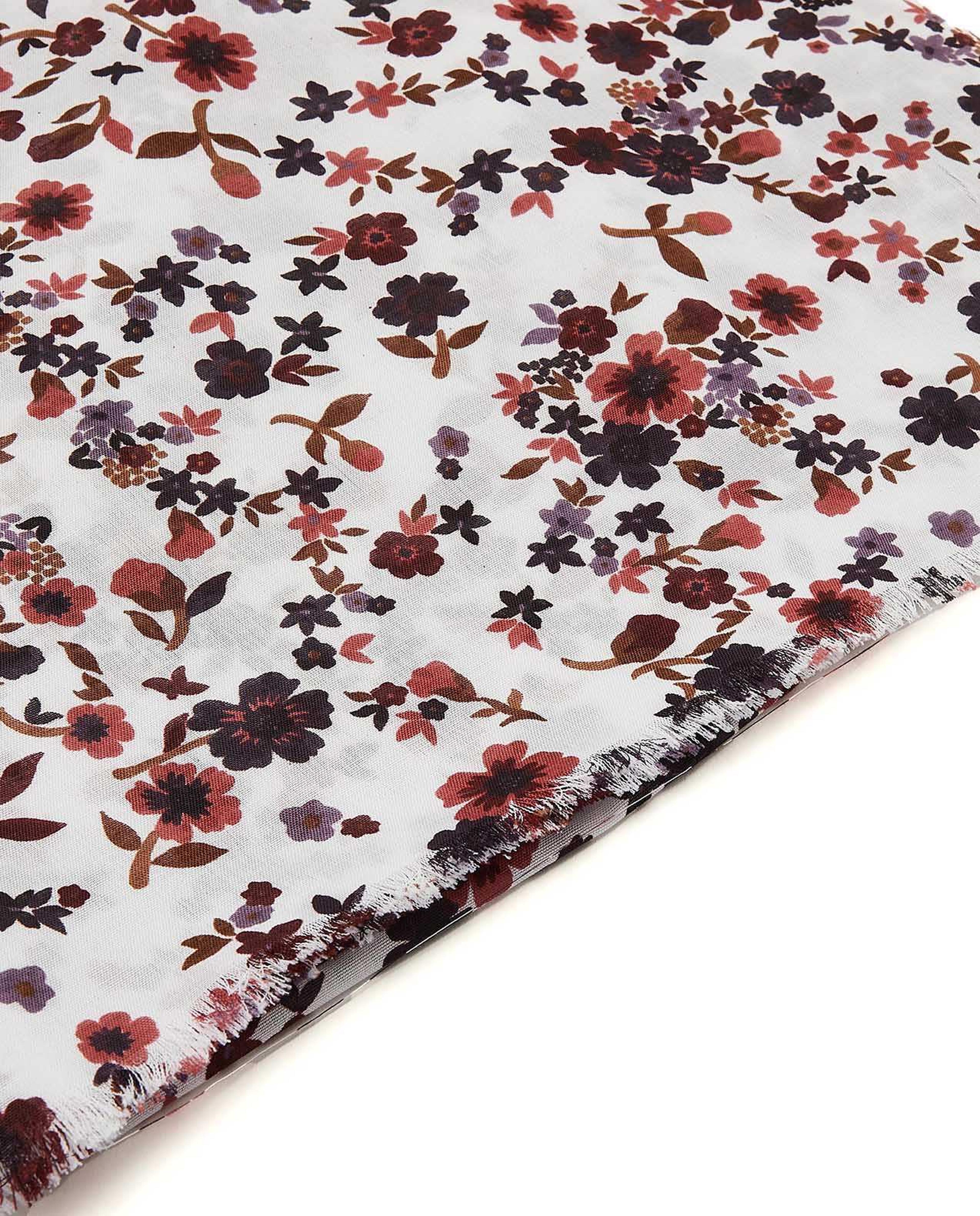 شال بطبعة أزهار