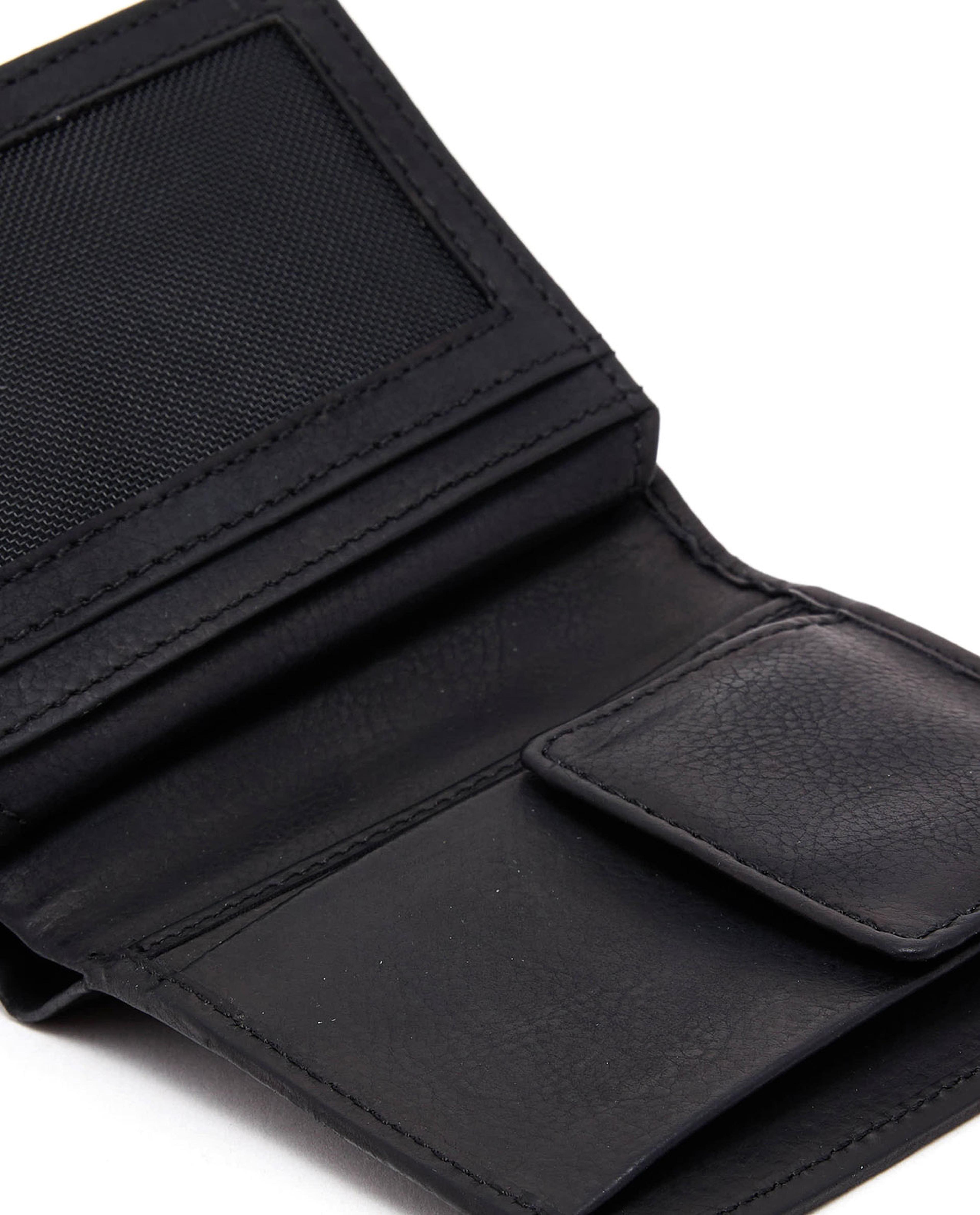 محفظة جلدية ثنائية الطي