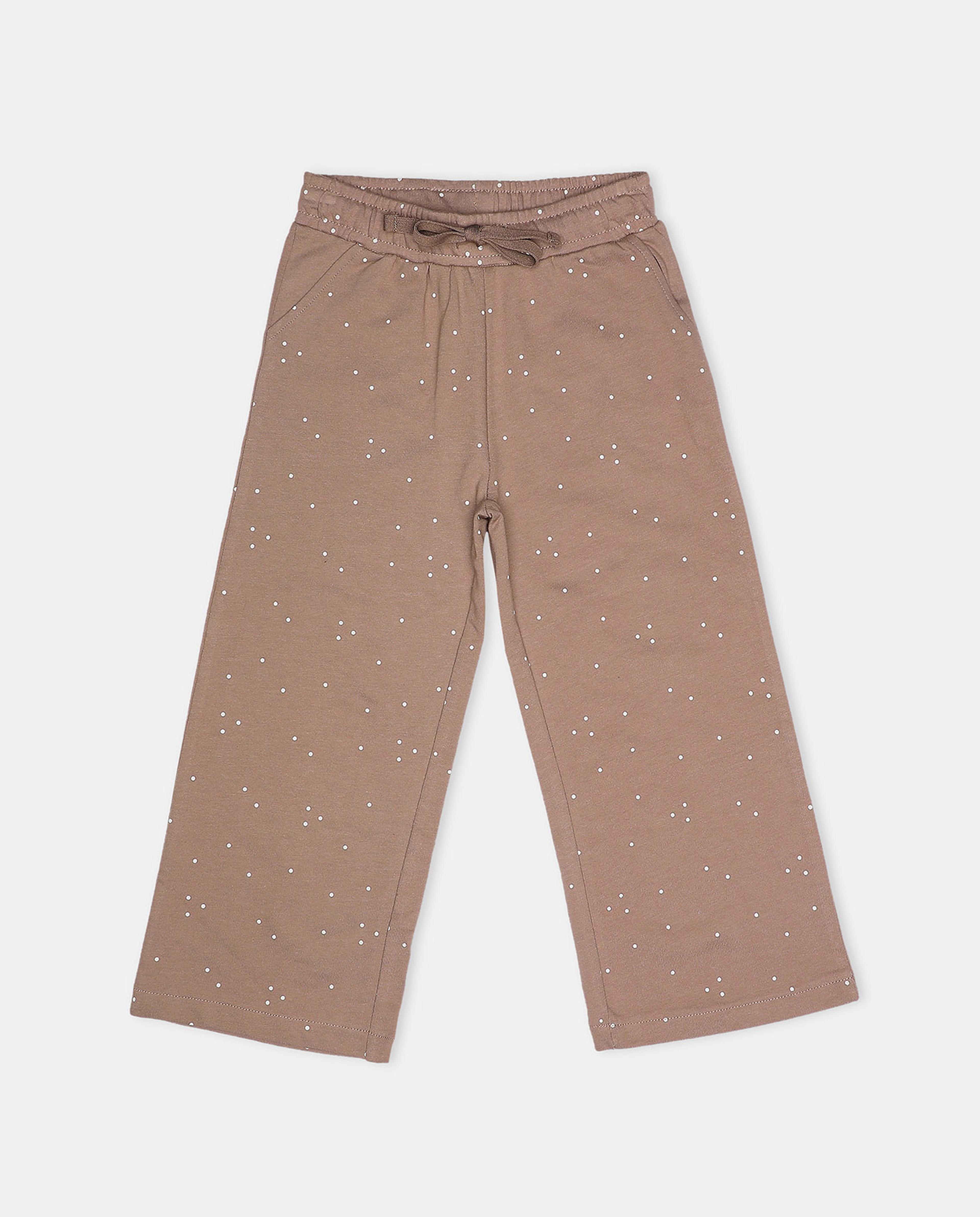 طقم بنطال رياضي وسويتشيرت بطبعة