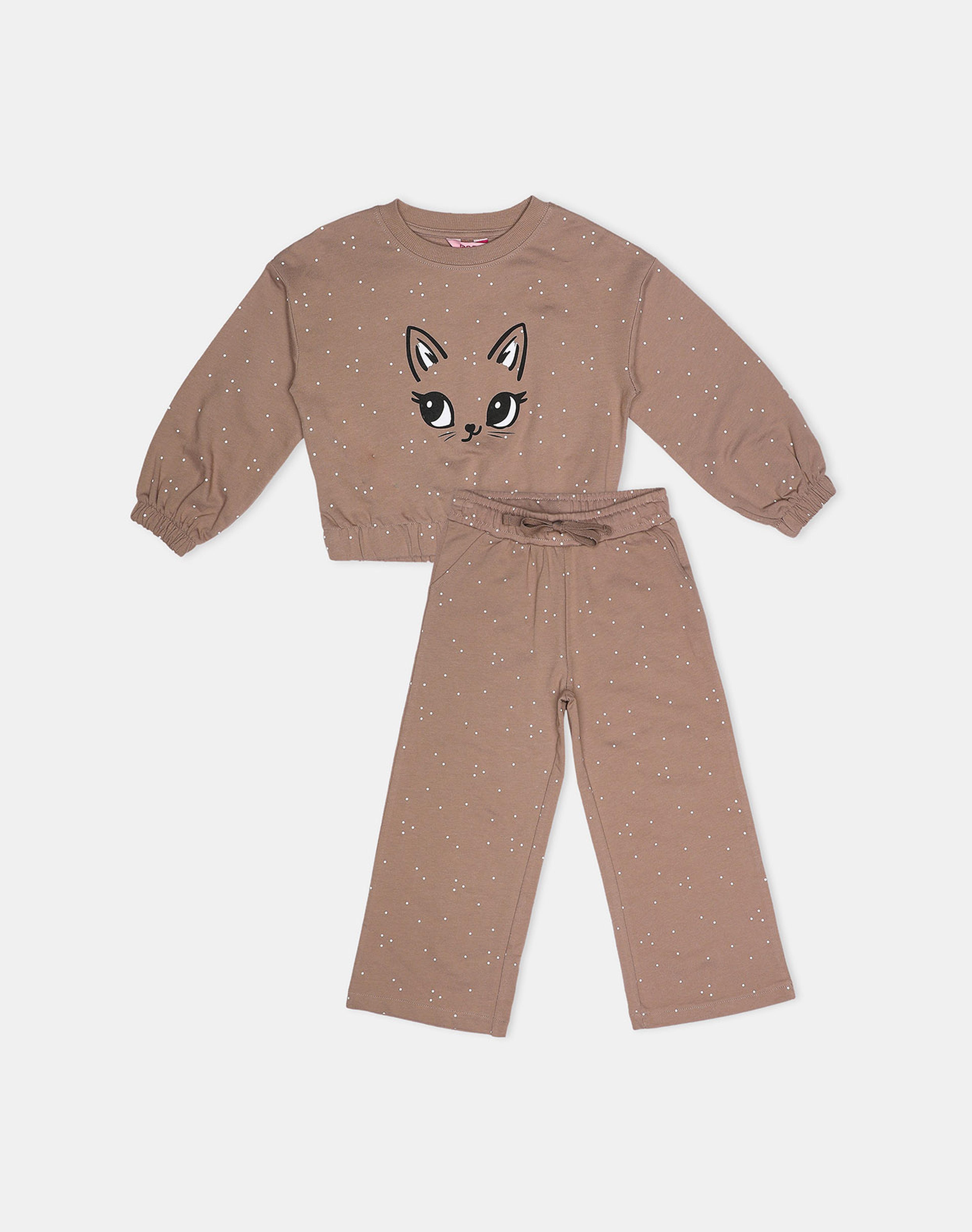 طقم بنطال رياضي وسويتشيرت بطبعة