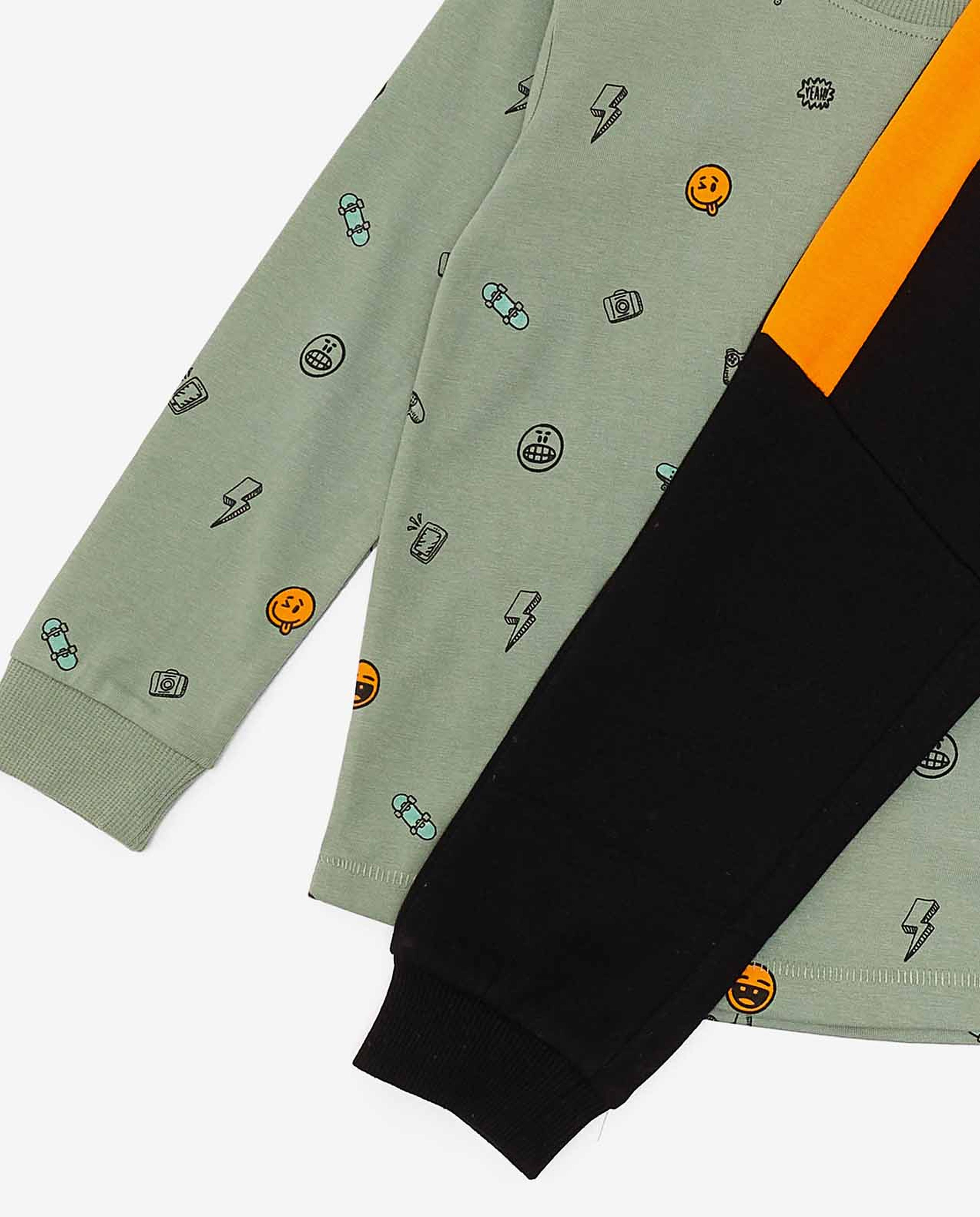 طقم ملابس بطبعة