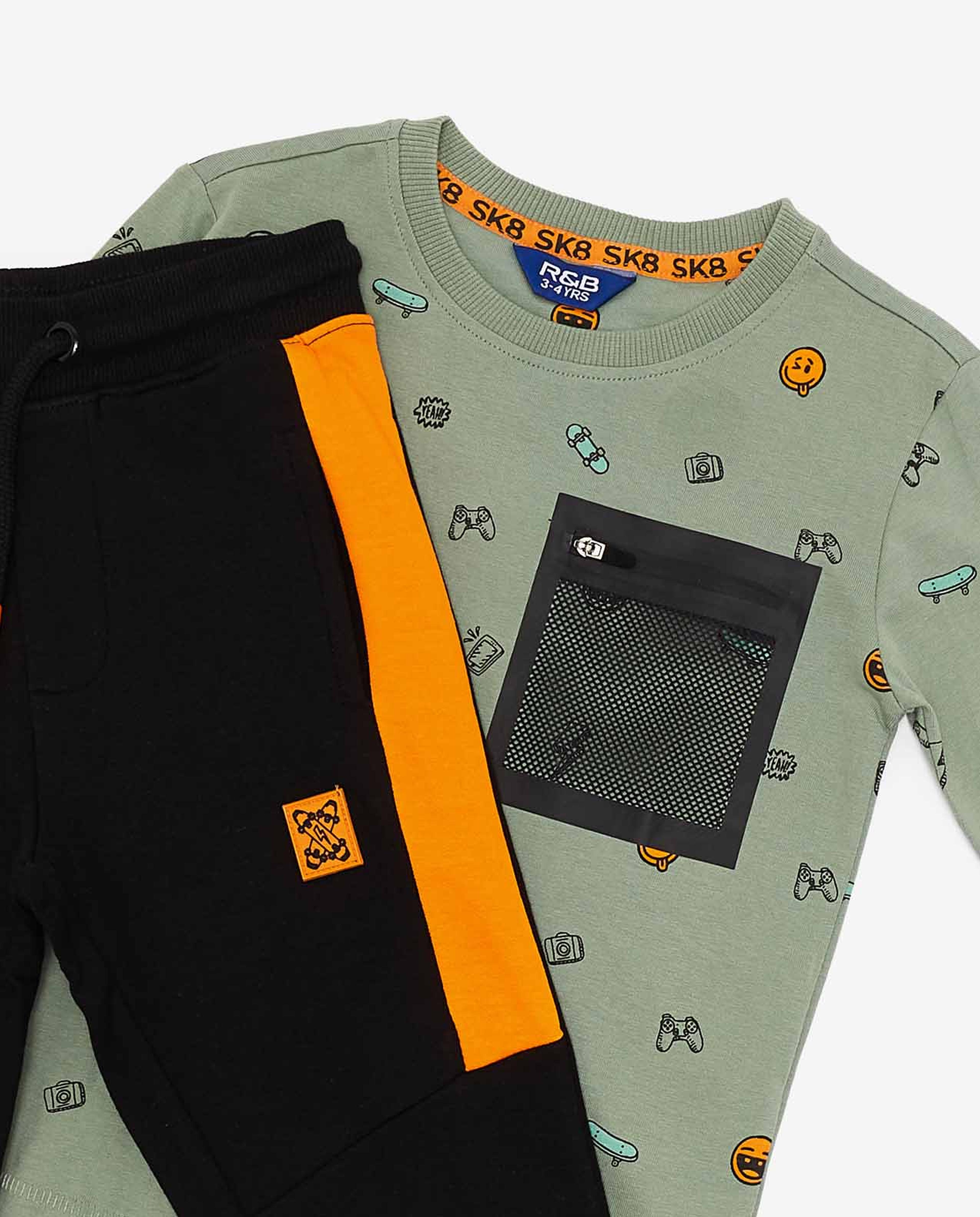 طقم ملابس بطبعة