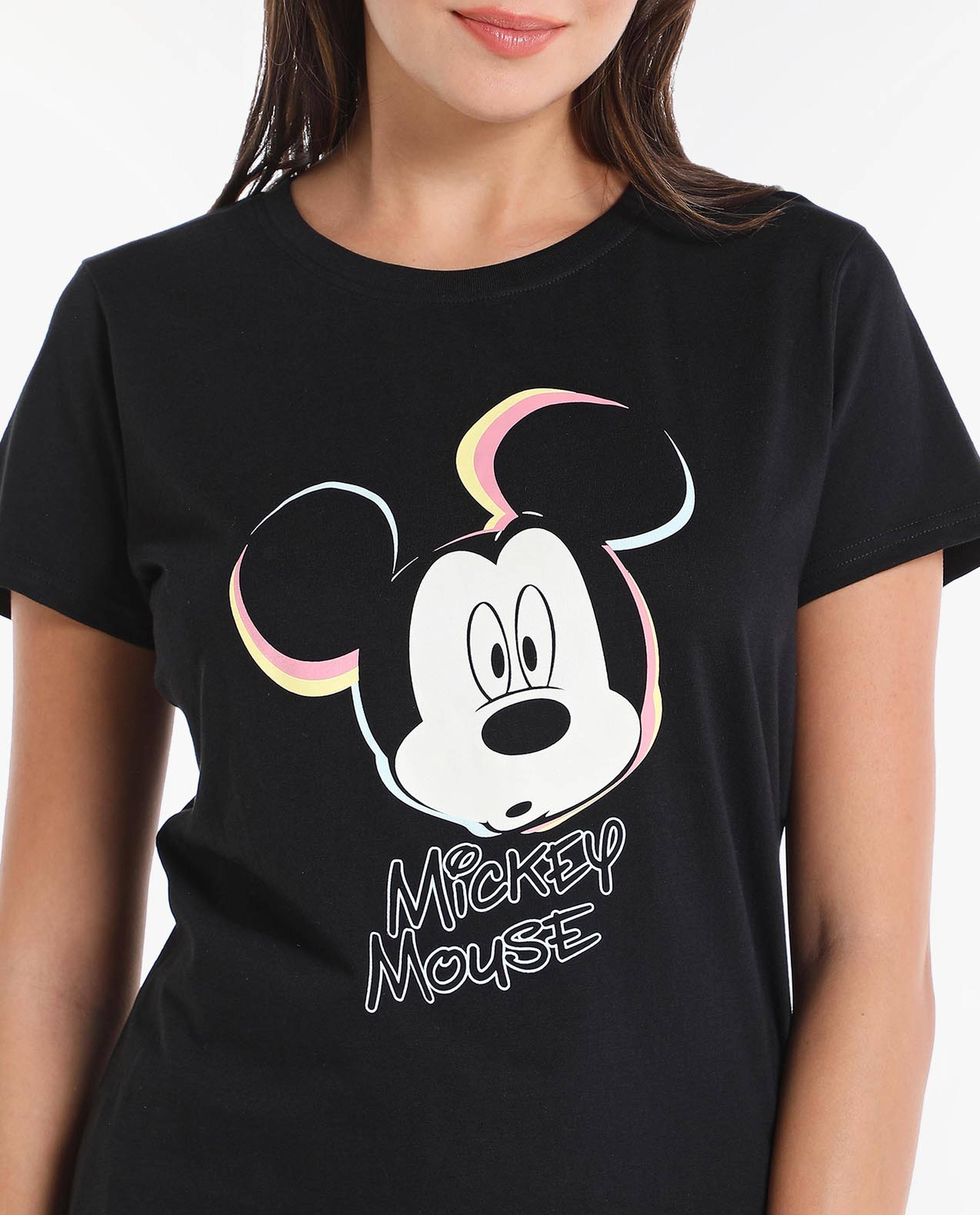 طقم بيجامة بتيشيرت بطبعة