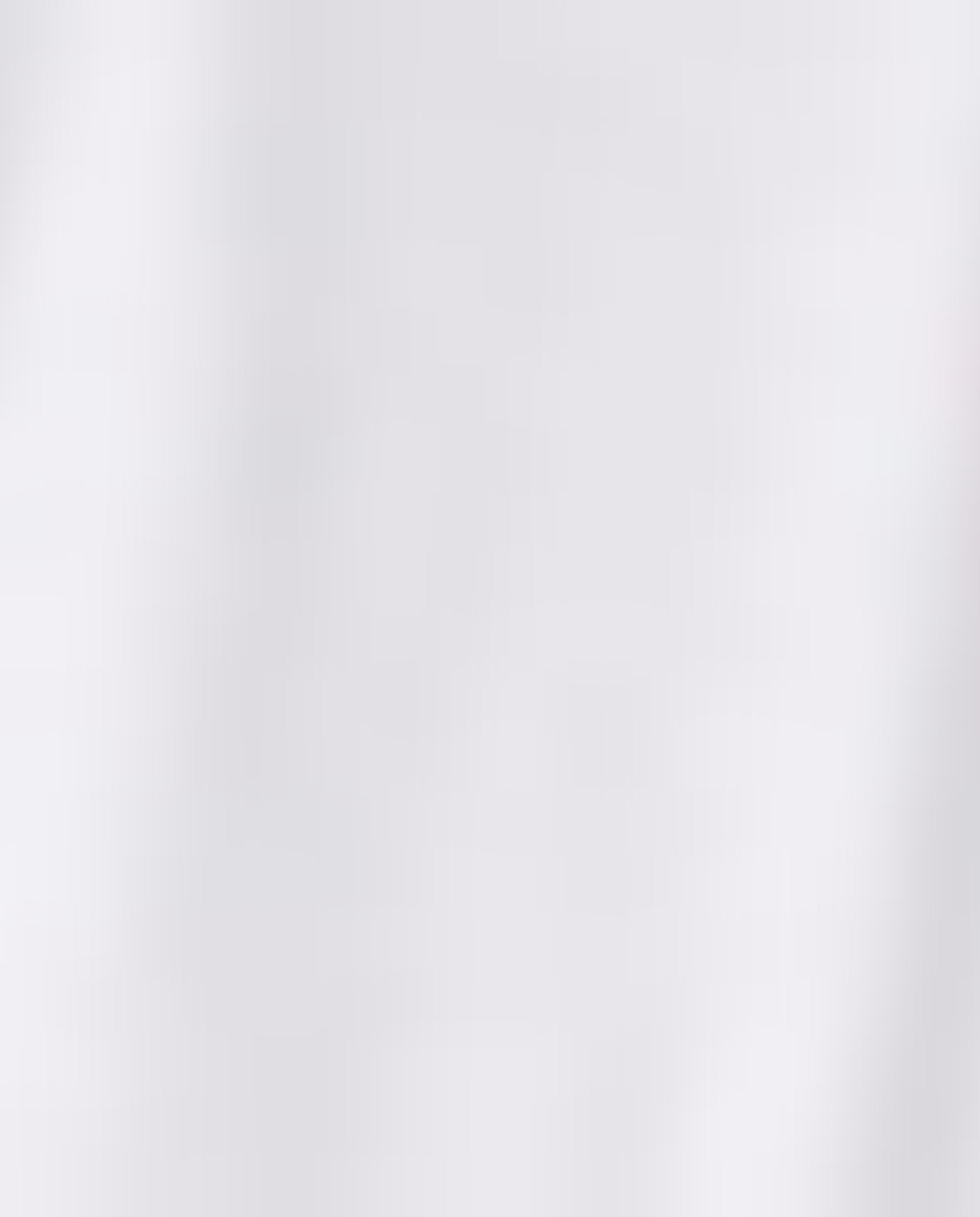 تيشيرت بياقة مستديرة وأكمام قصيرة