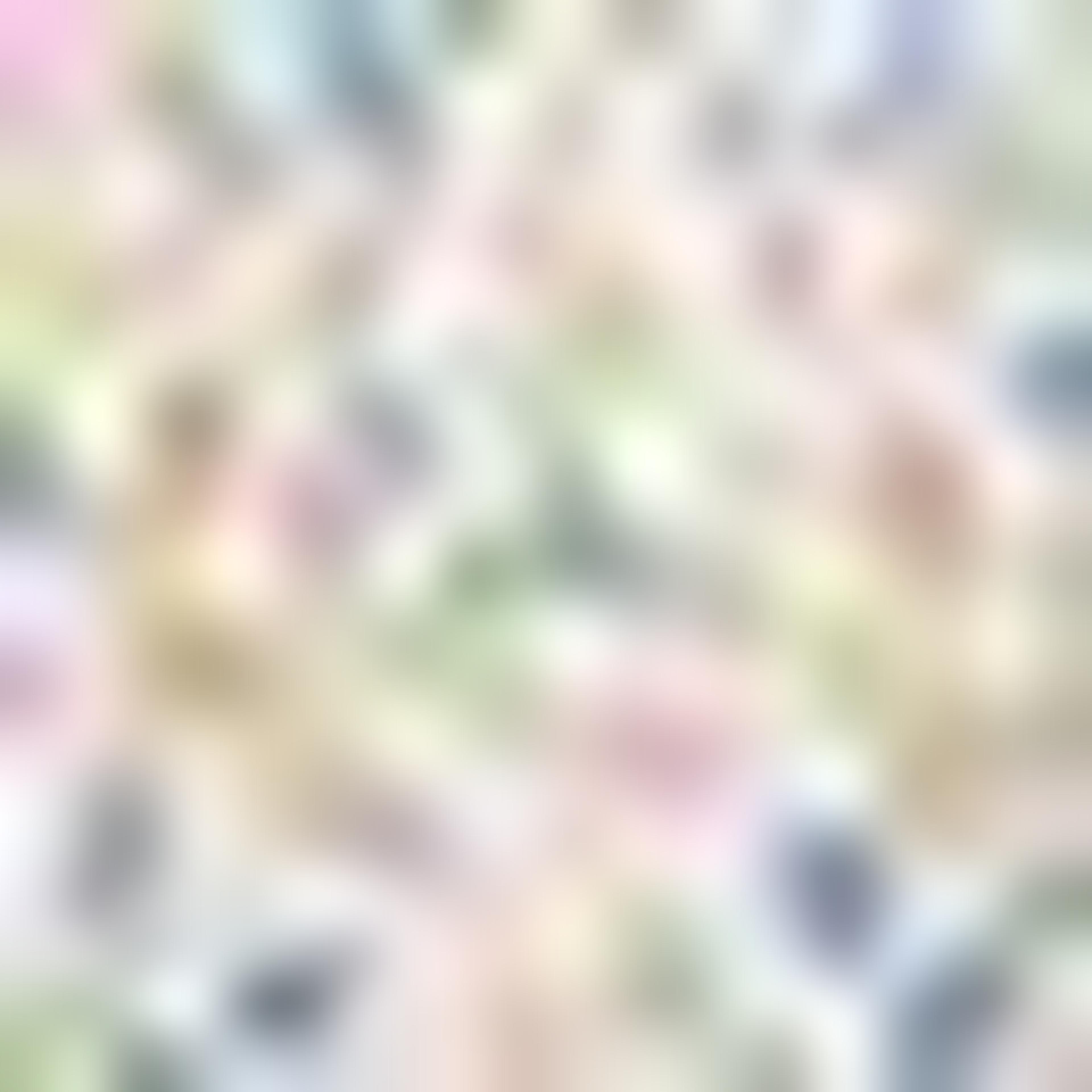 فستان بطبعة وبياقة دائرية وأكمام منفوخة