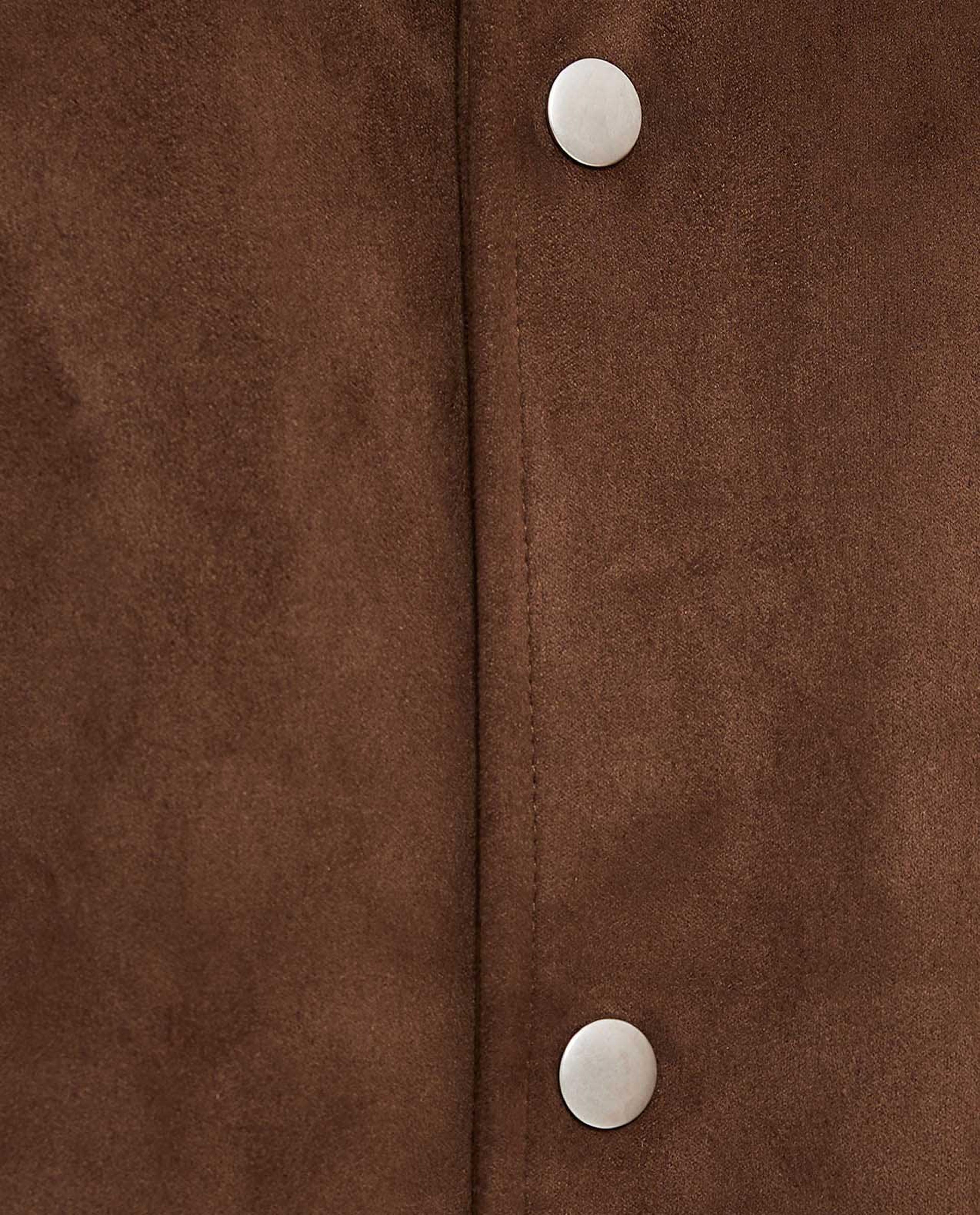 جاكيت سادة بأزرار