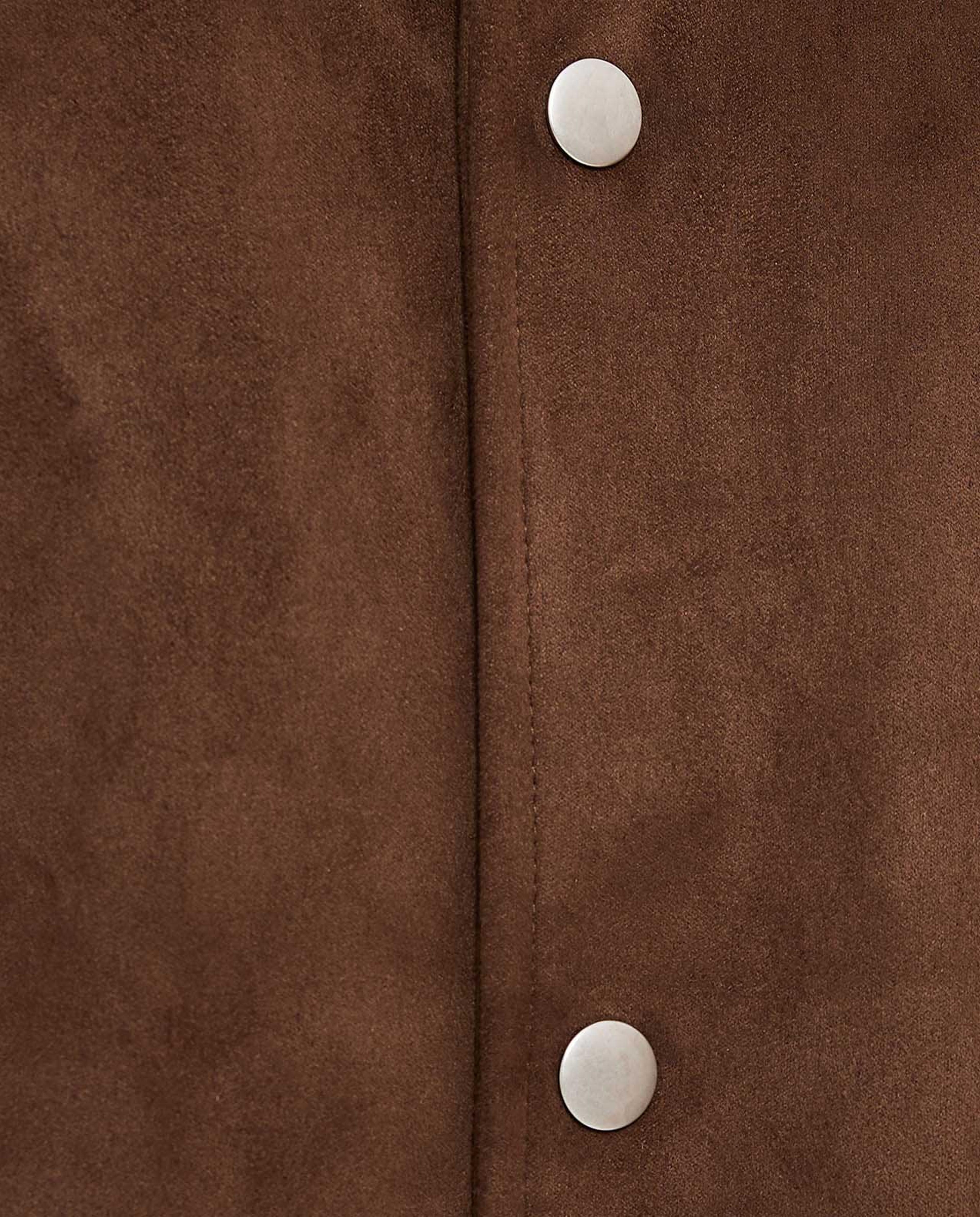 جاكيت سادة بأزرار