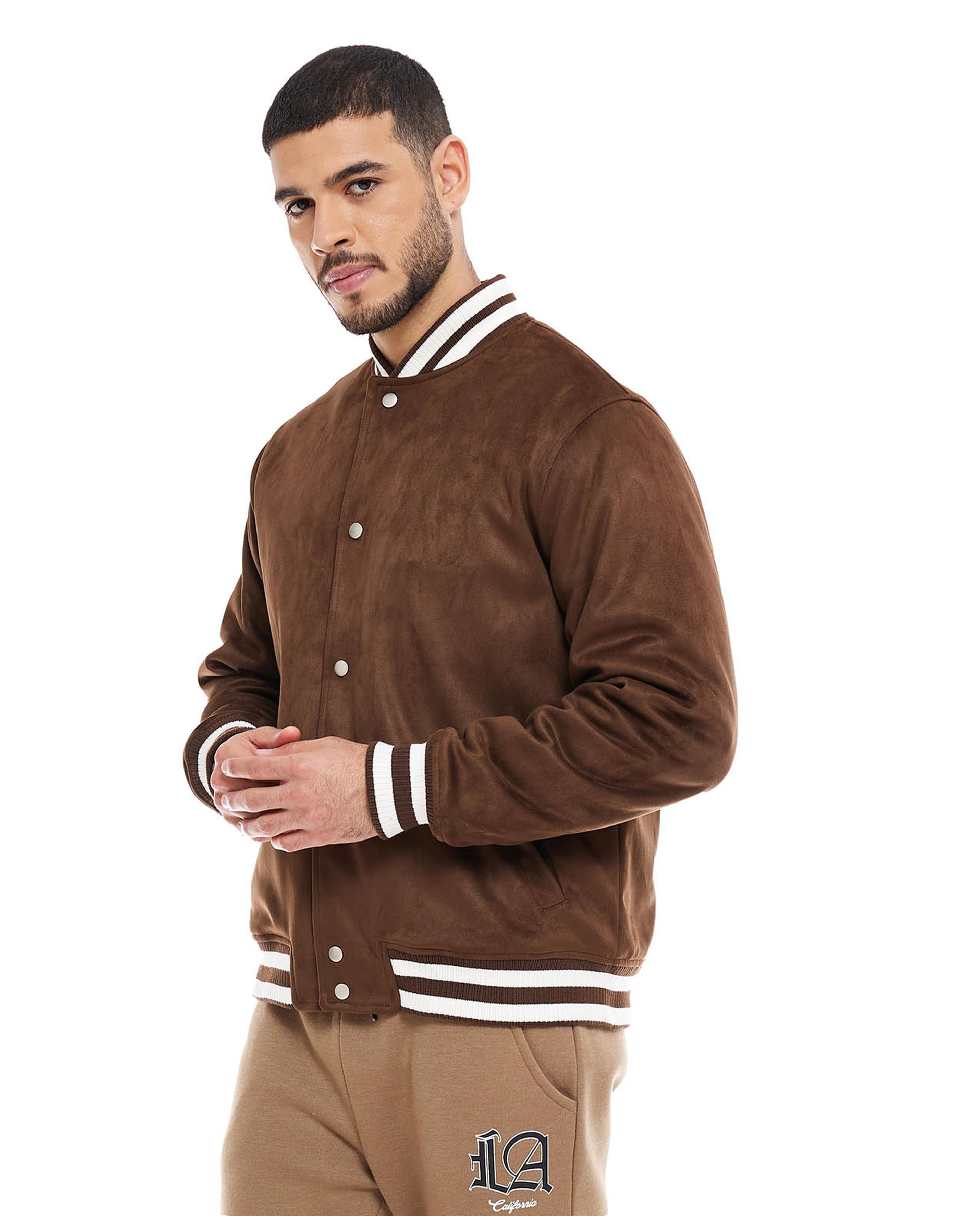 جاكيت سادة بأزرار