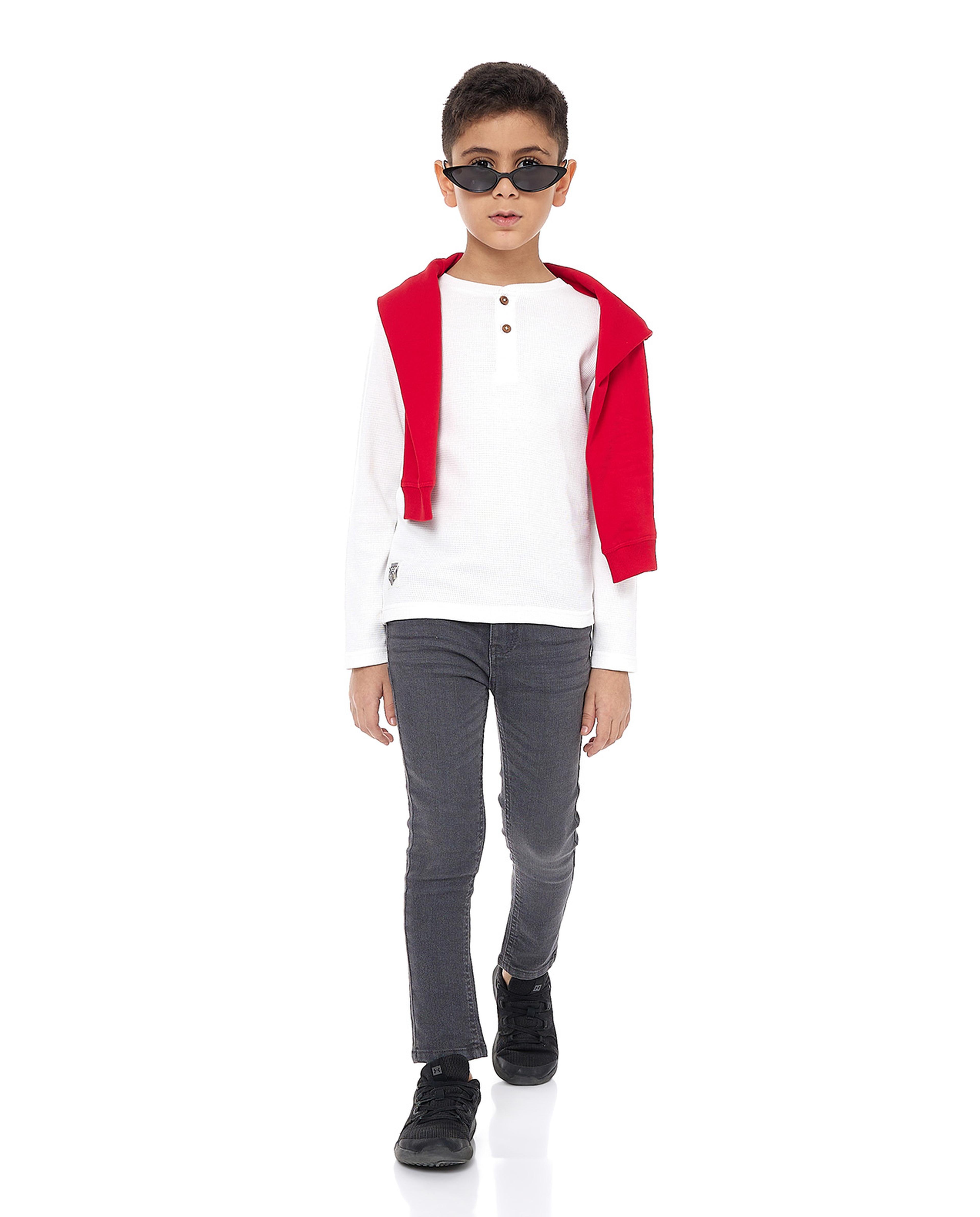 تيشيرت سادة بياقة هينلي كم طويل