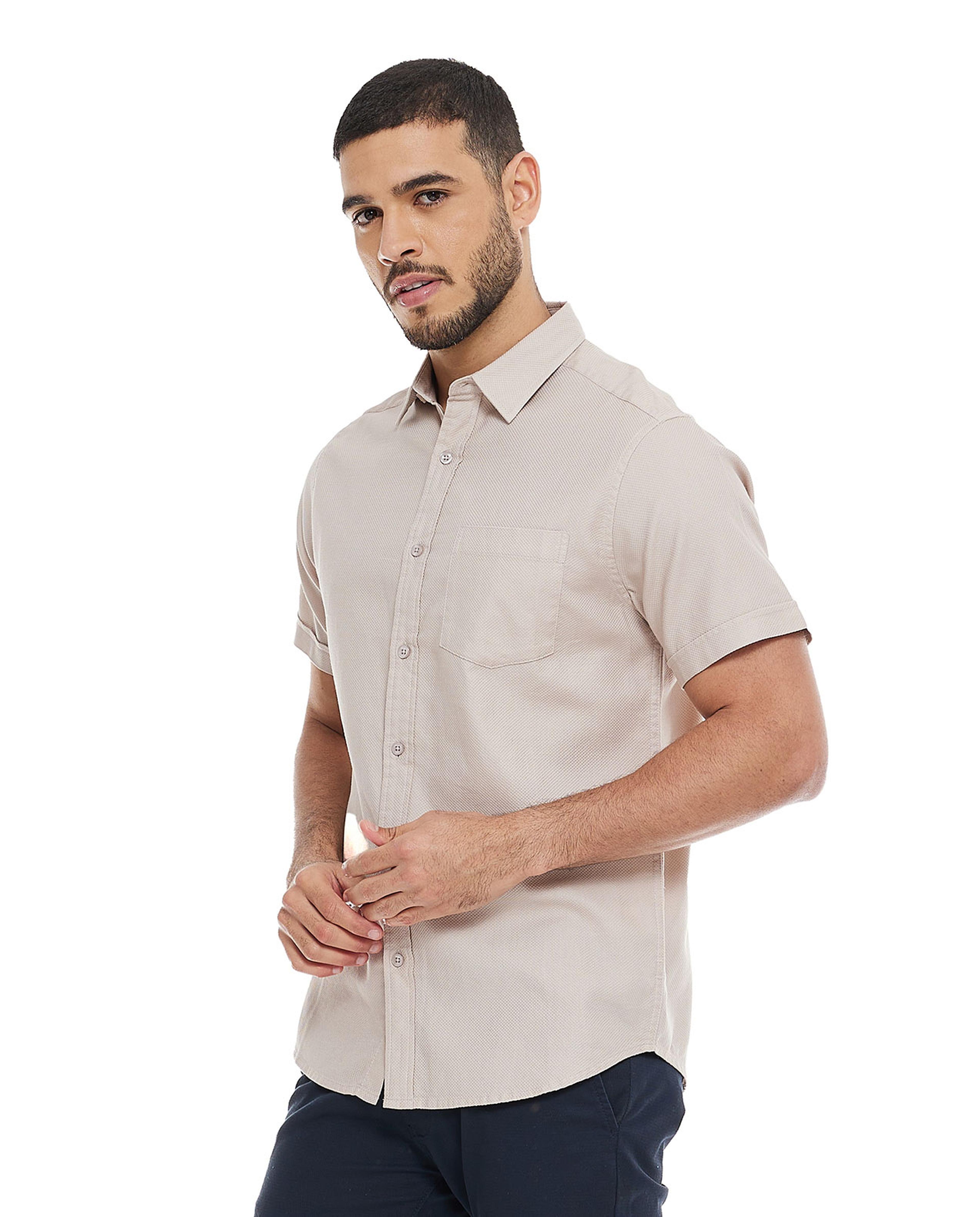 قميص بأكمام قصيرة بياقة كلاسيكية سادة