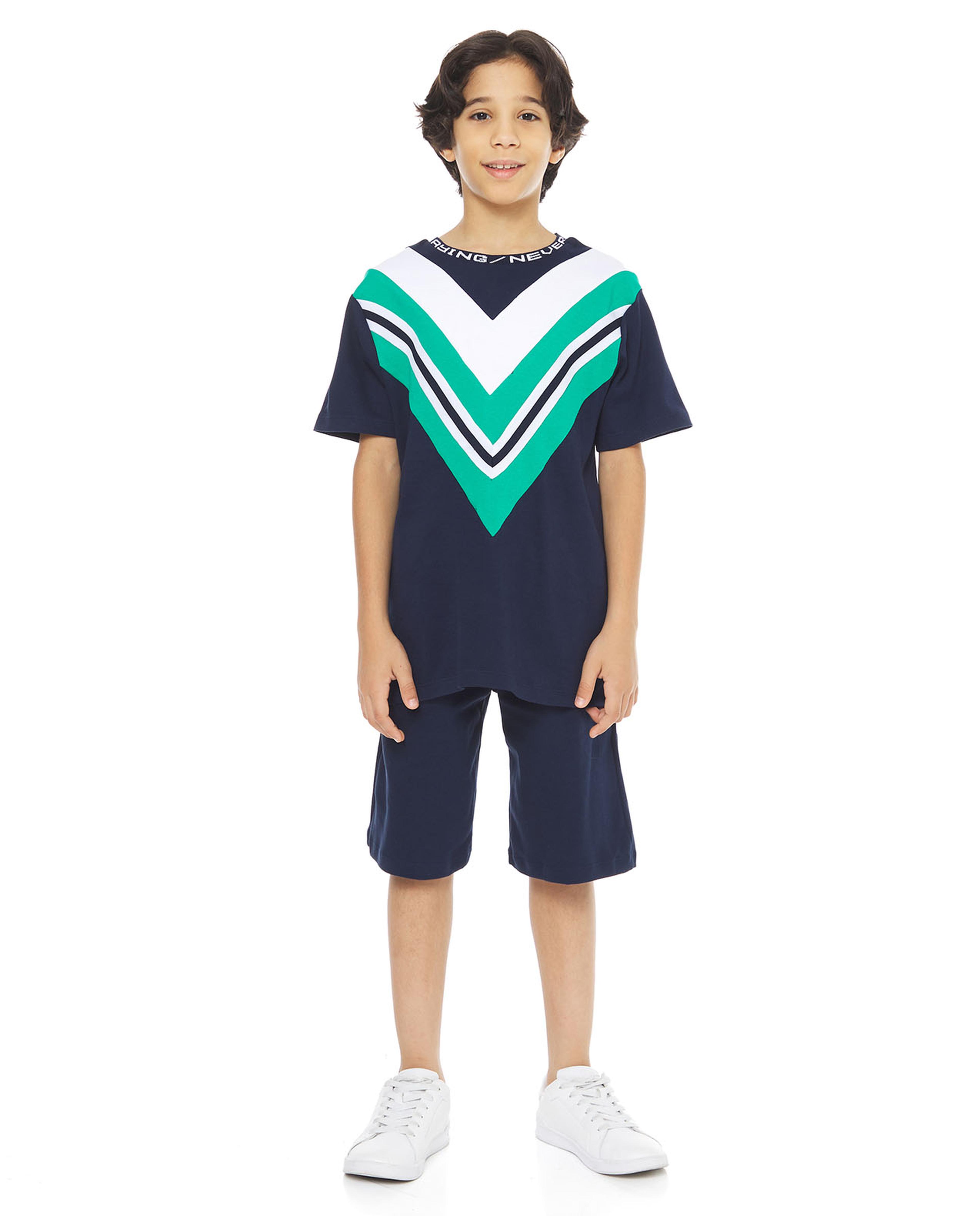 طقم ملابس بطبعة