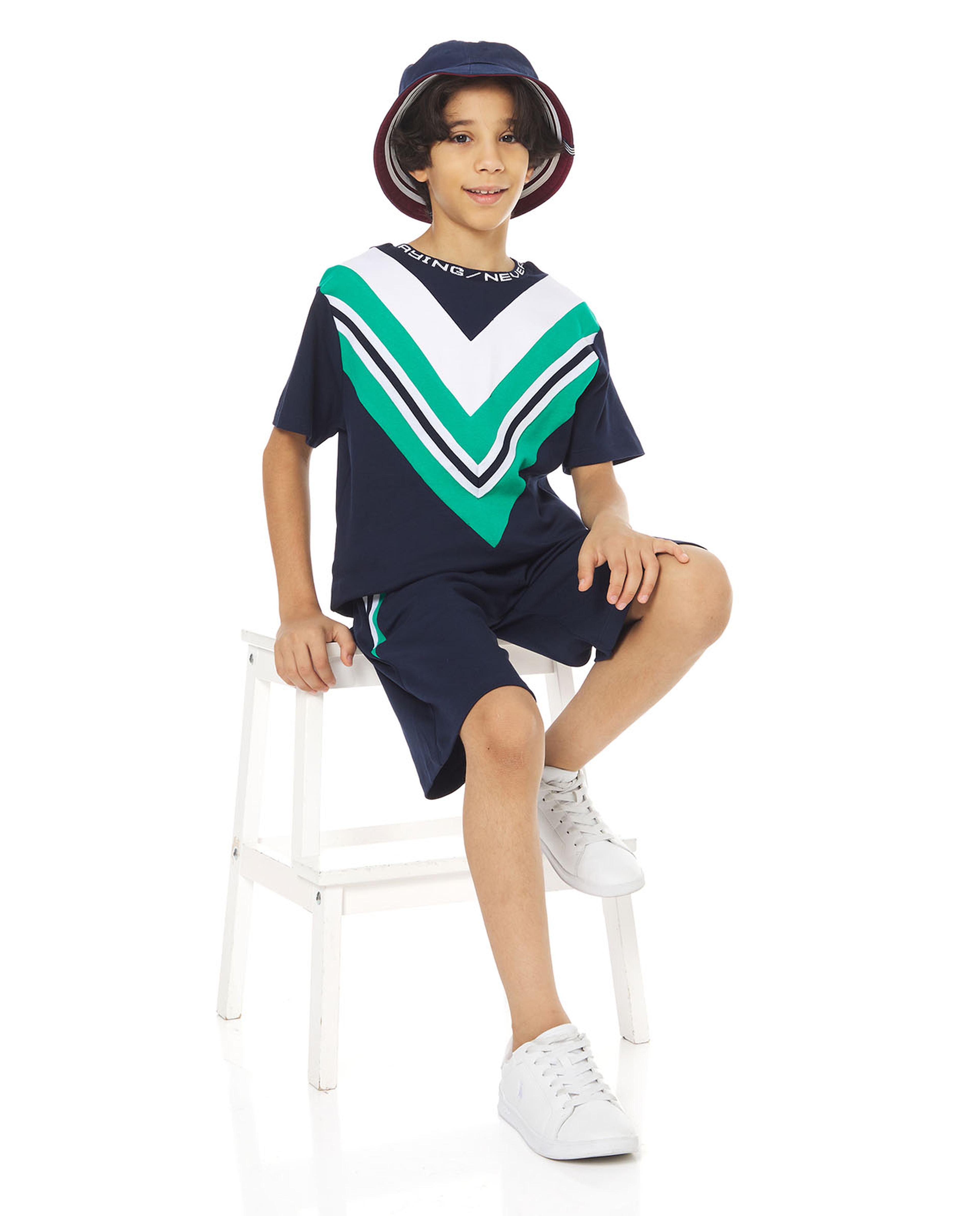 طقم ملابس بطبعة