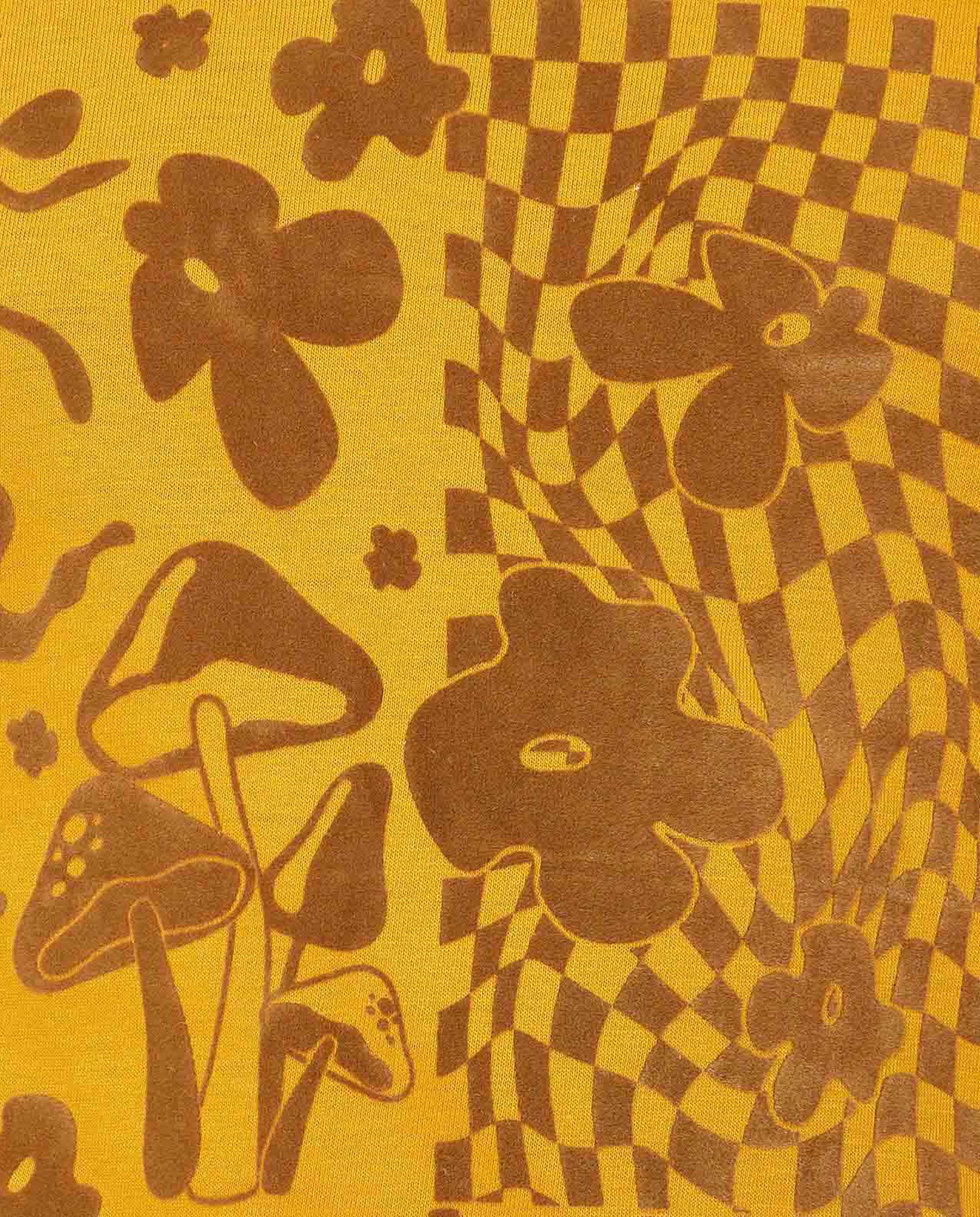 تيشيرت بطبعة جيرافيك بياقة دائرية بأكمام قصيرة