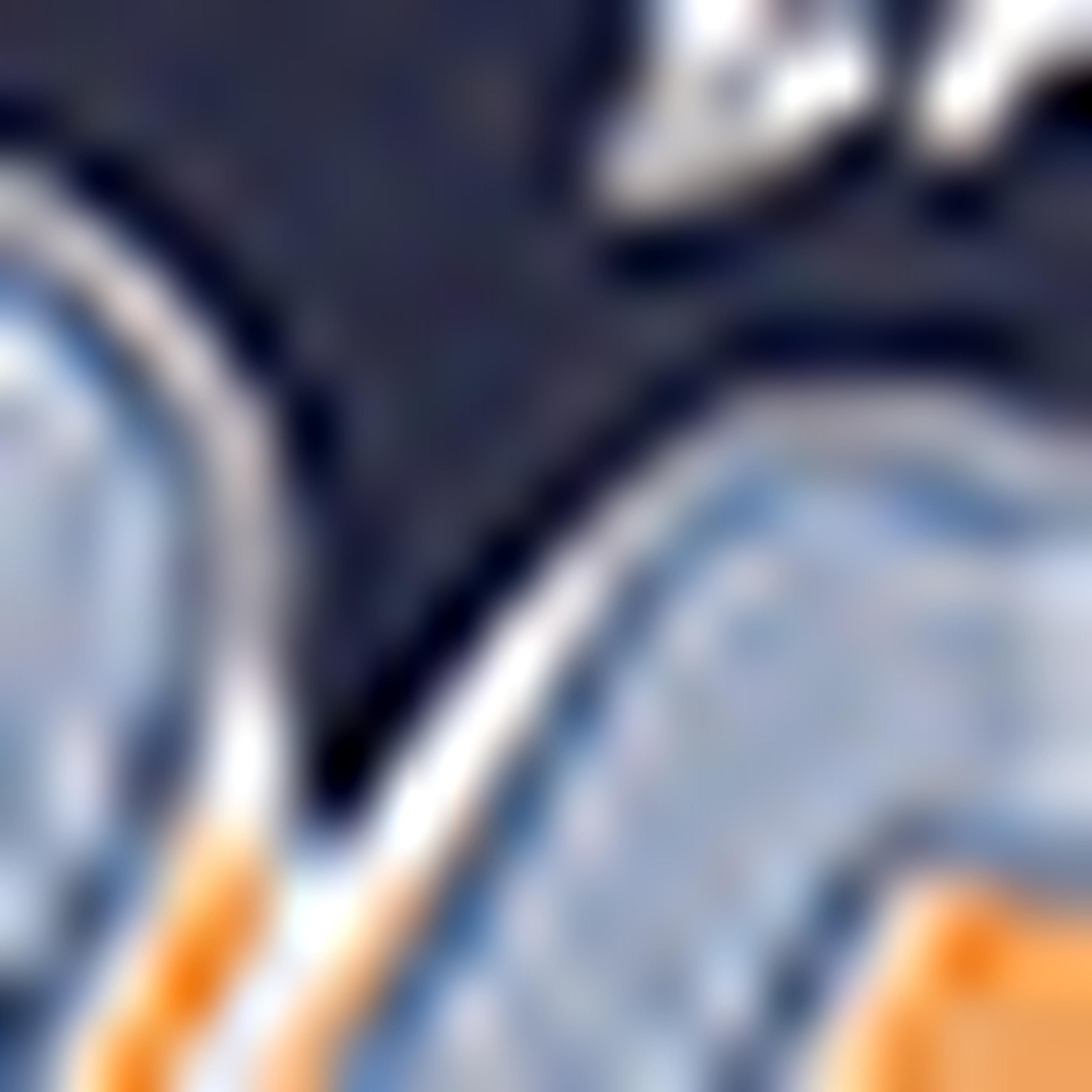 تيشيرت بطبعة بياقة دائرية بأكمام قصيرة