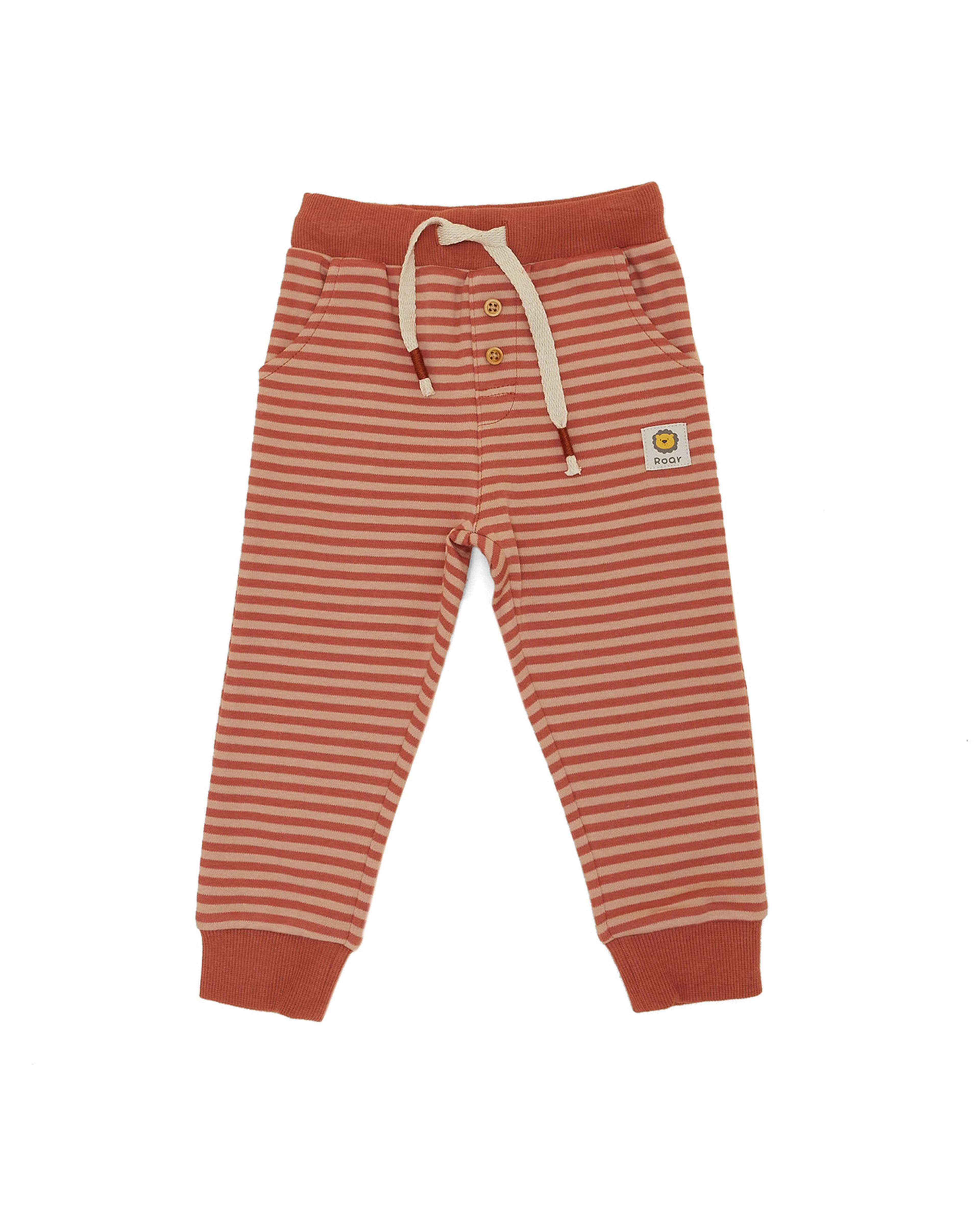 طقم تيشيرت مطرز وبنطال