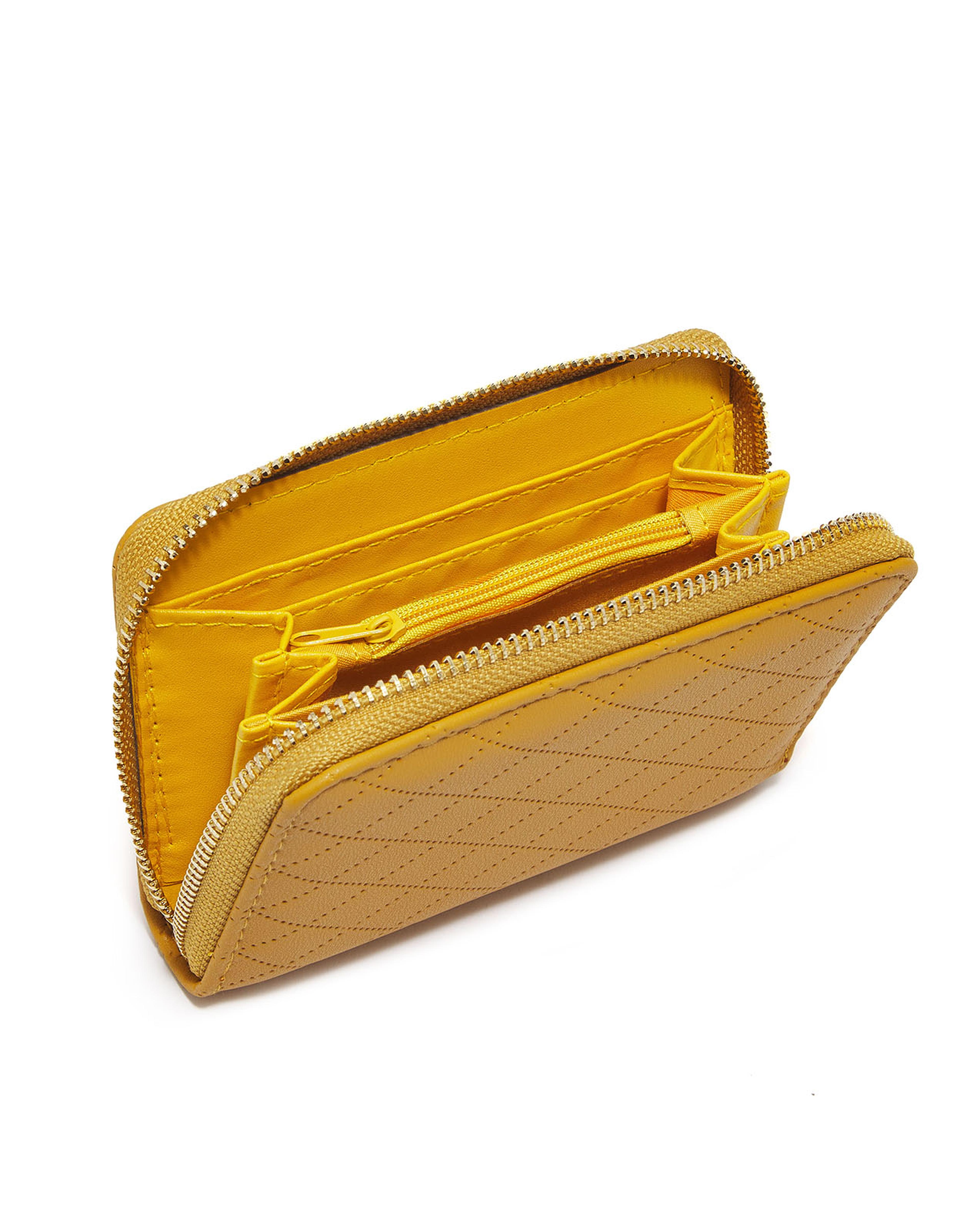 محفظة منقوشة بسحاب