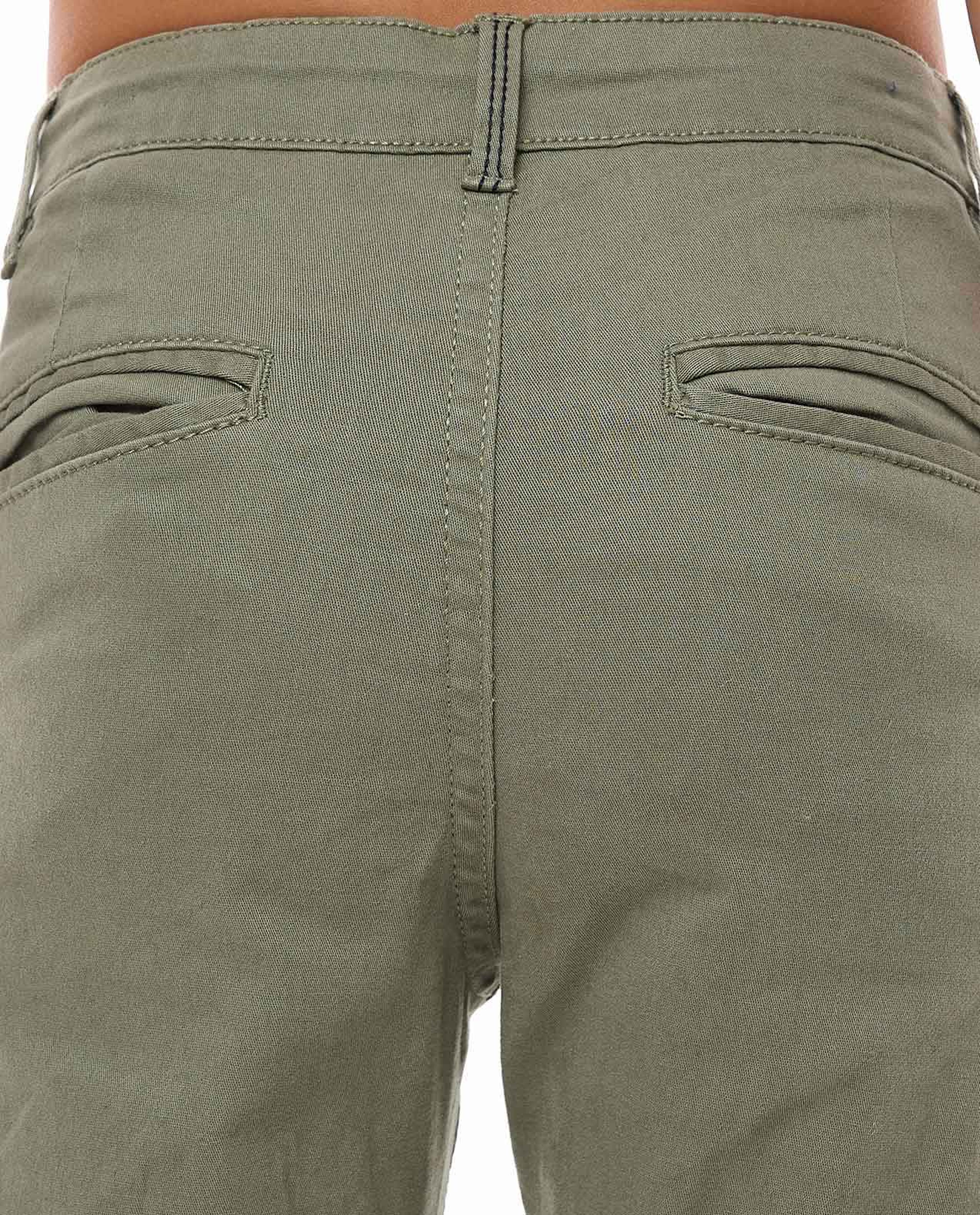 بنطال ضيق سادة بأزرار